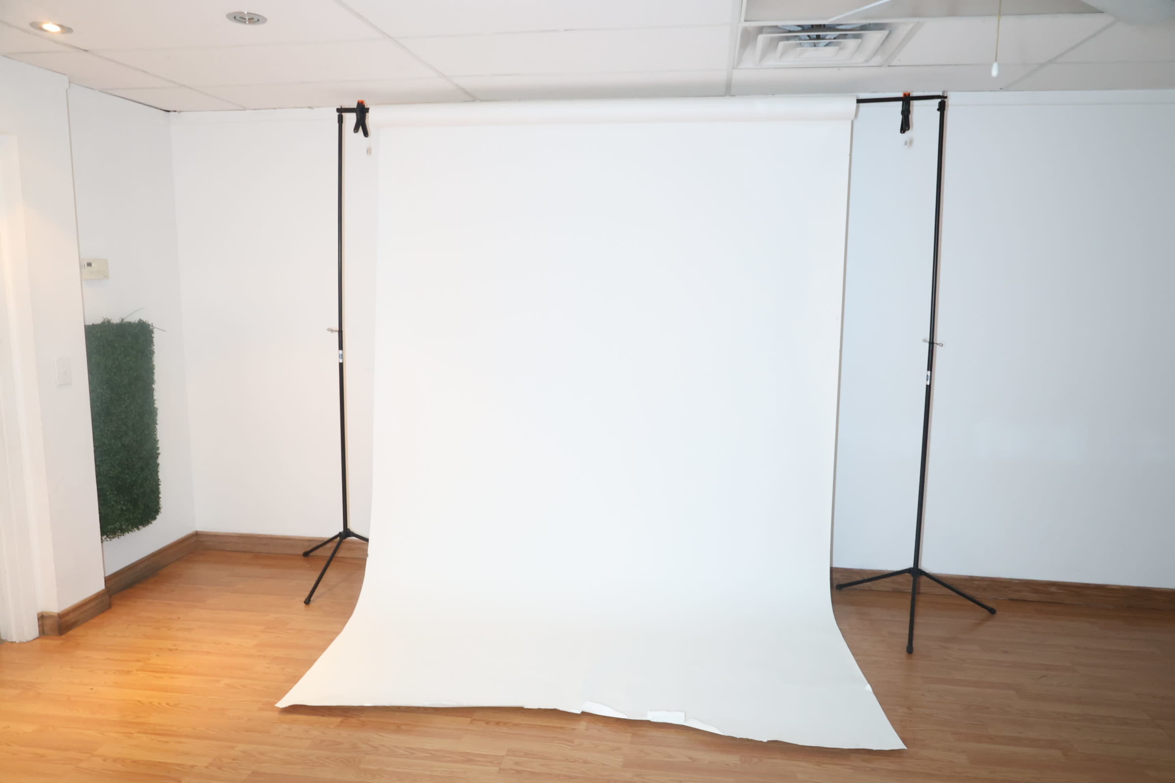 Centrally Located Photo Studio Image in Paradise, las vegas, NV