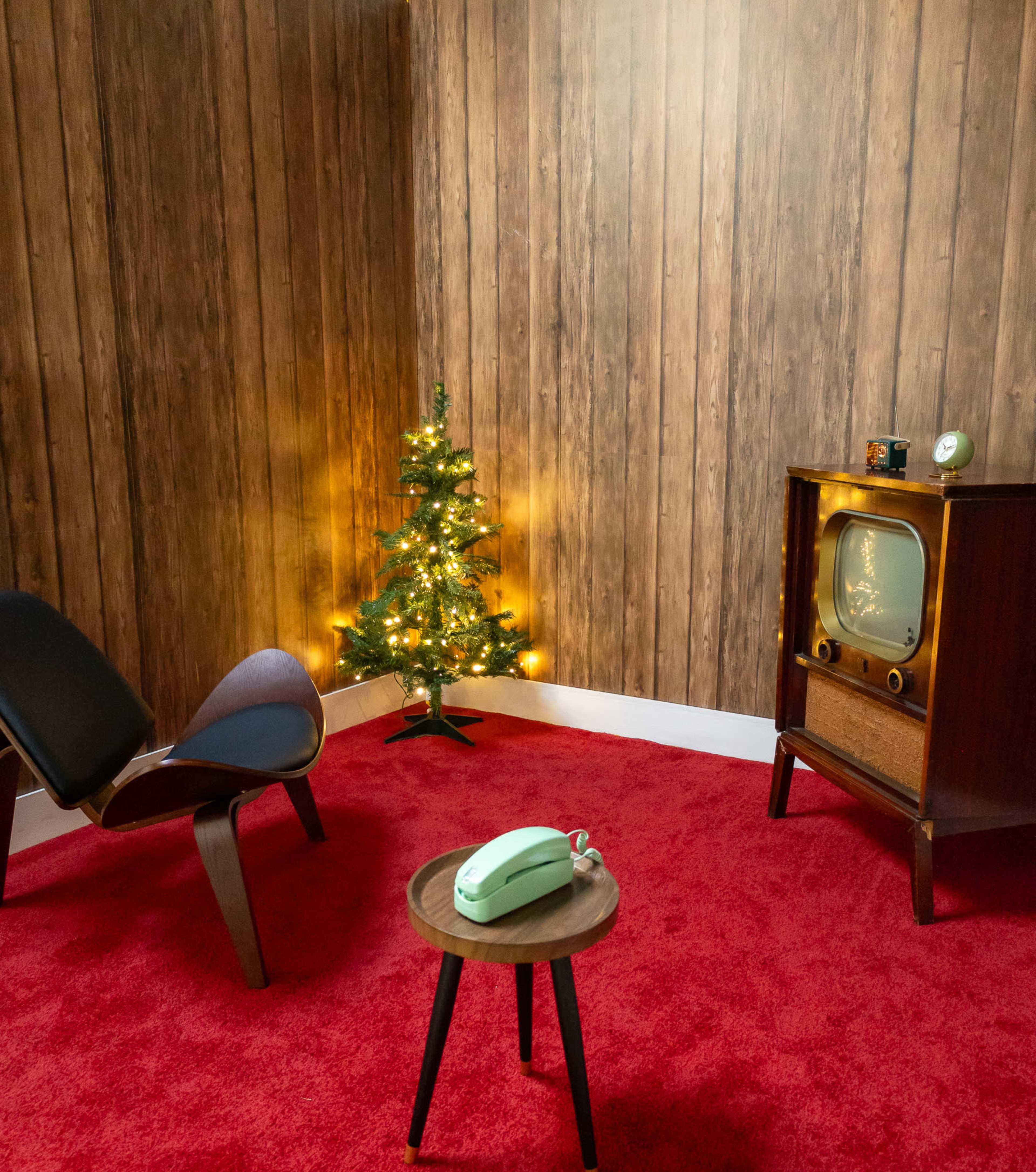 Hidden Vintage Gem! Atlanta Content Creative Studio w/ Retro Living Room Set Image in Pittsburgh, Atlanta, GA