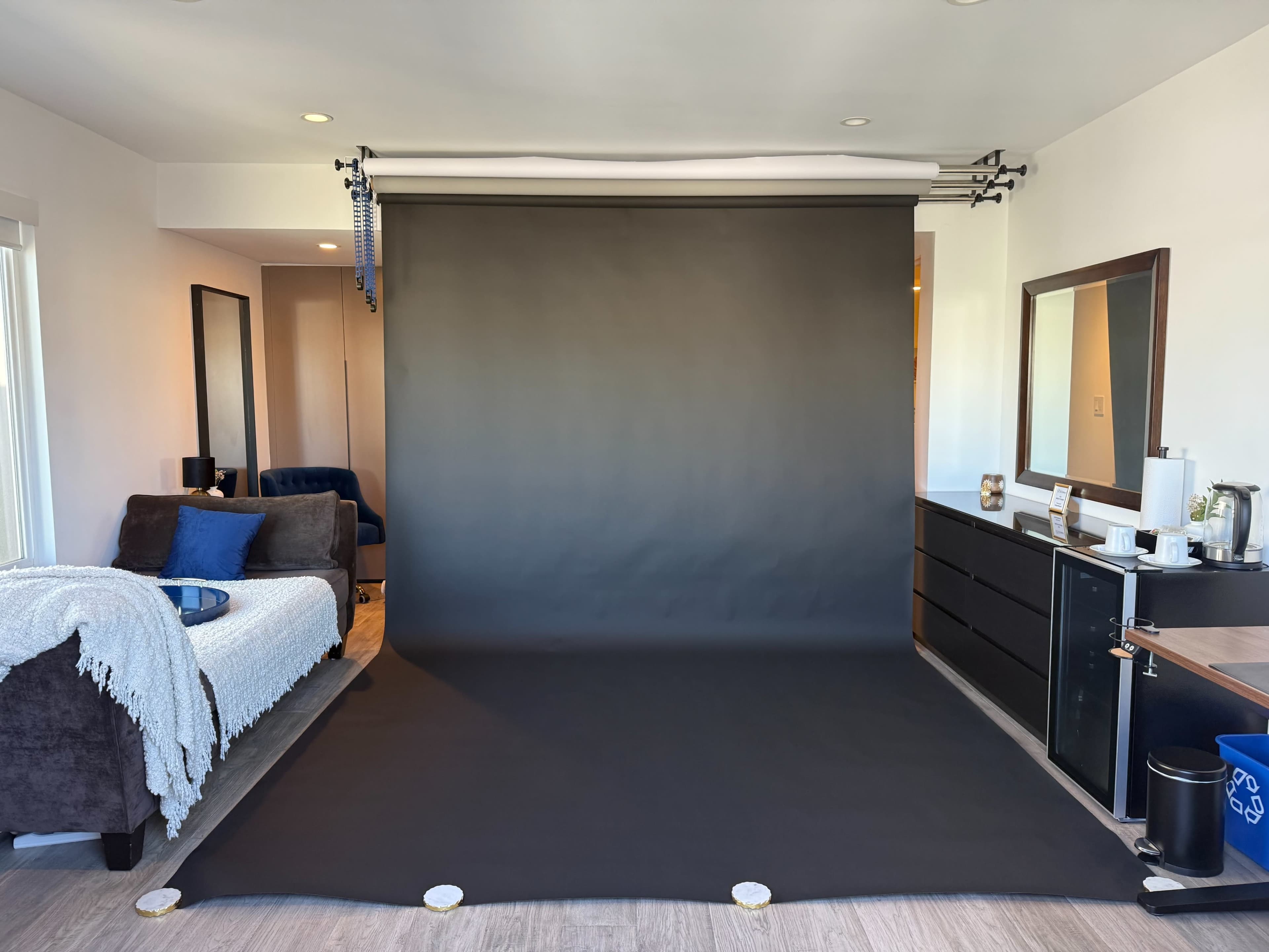 Marina Photo Studio w/ 3 Backdrops + Private Patio w/ OCEAN VIEW + Private Bathroom + Parking Spot & More Image in Venice, Marina Del Rey, CA