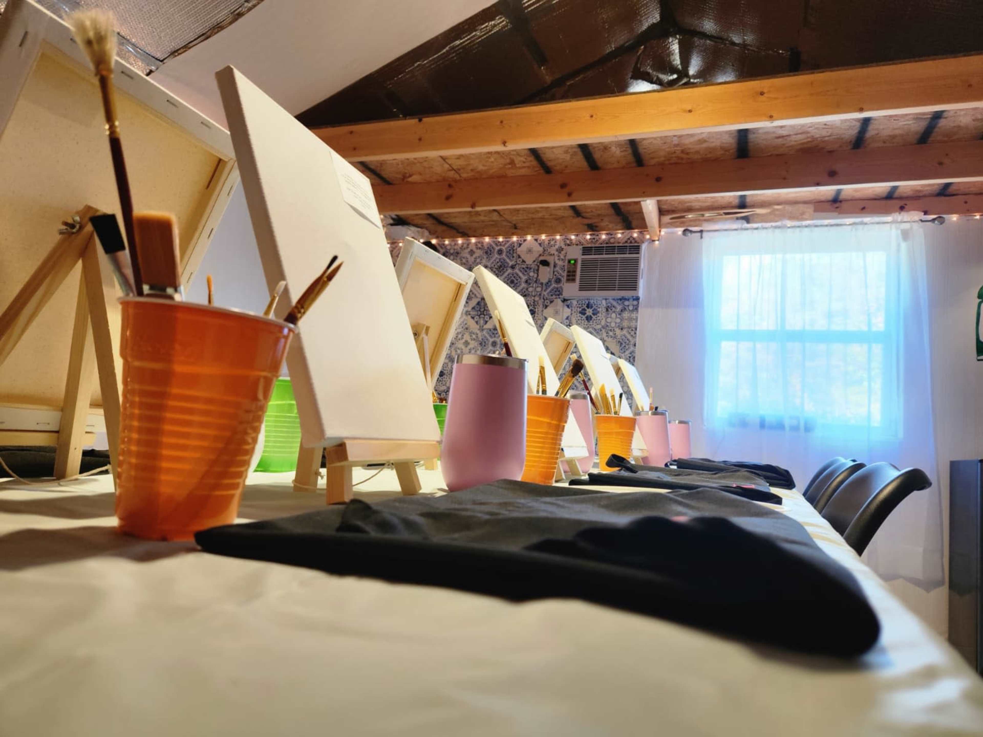 Cozy Workshop Room for Small Groups in Denison Image in , Denison, TX