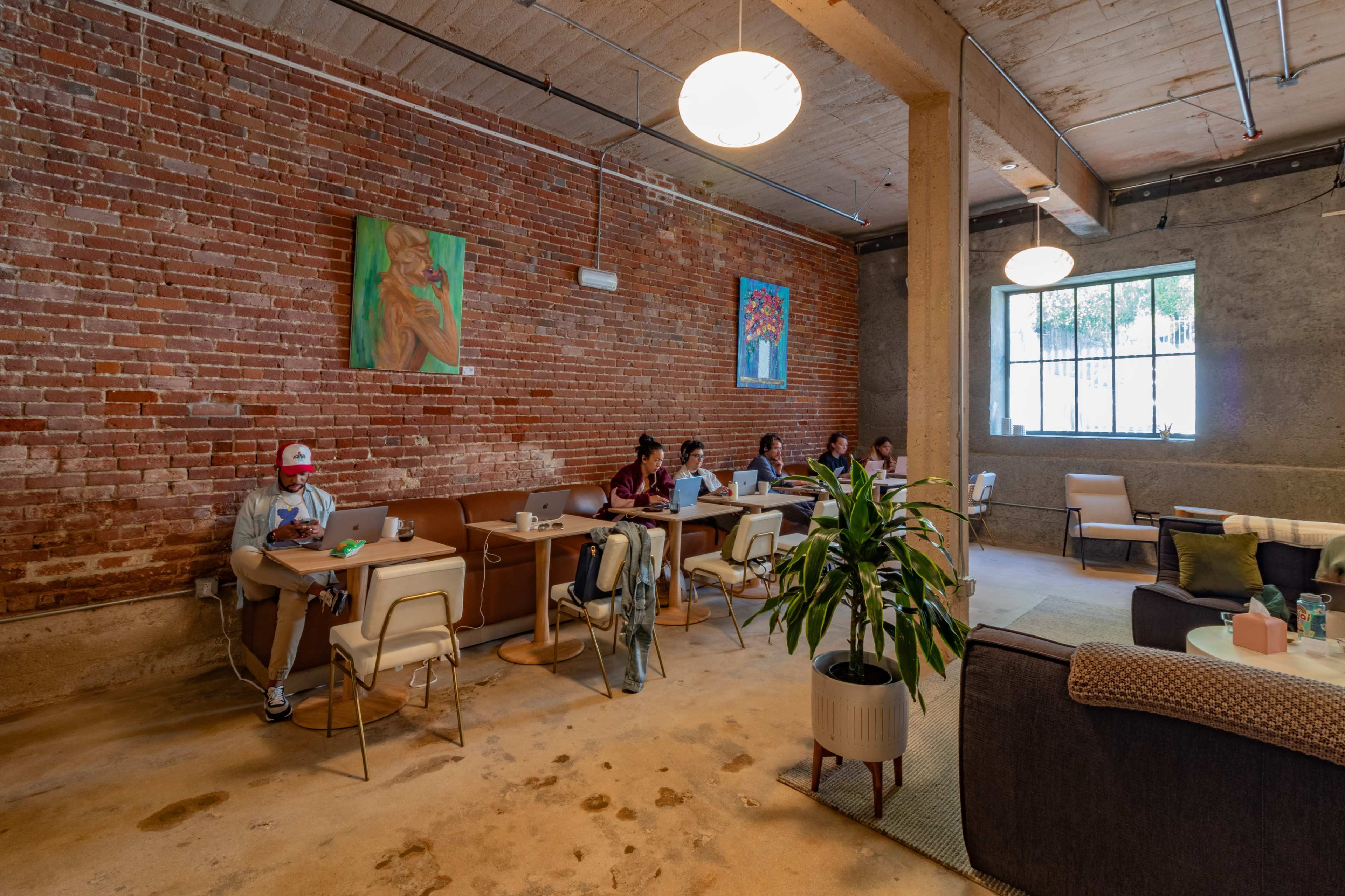 Spacious Library  in Prime Location Image in Echo Park, Los Angeles, CA