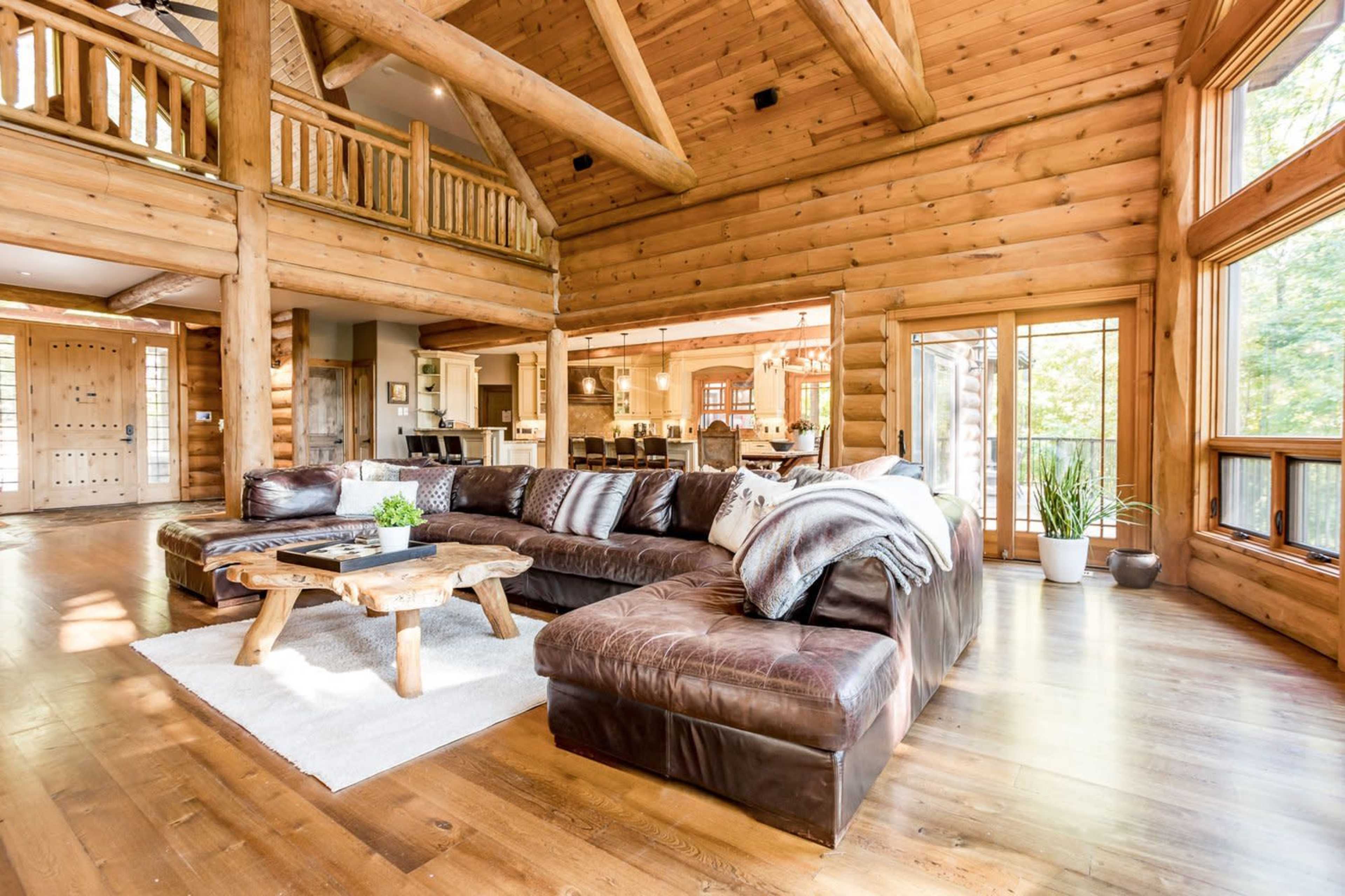 Heron Lodge | Scenic Lakefront Venue with Rustic Elegance Image in North Frontenac, Ompah, ON