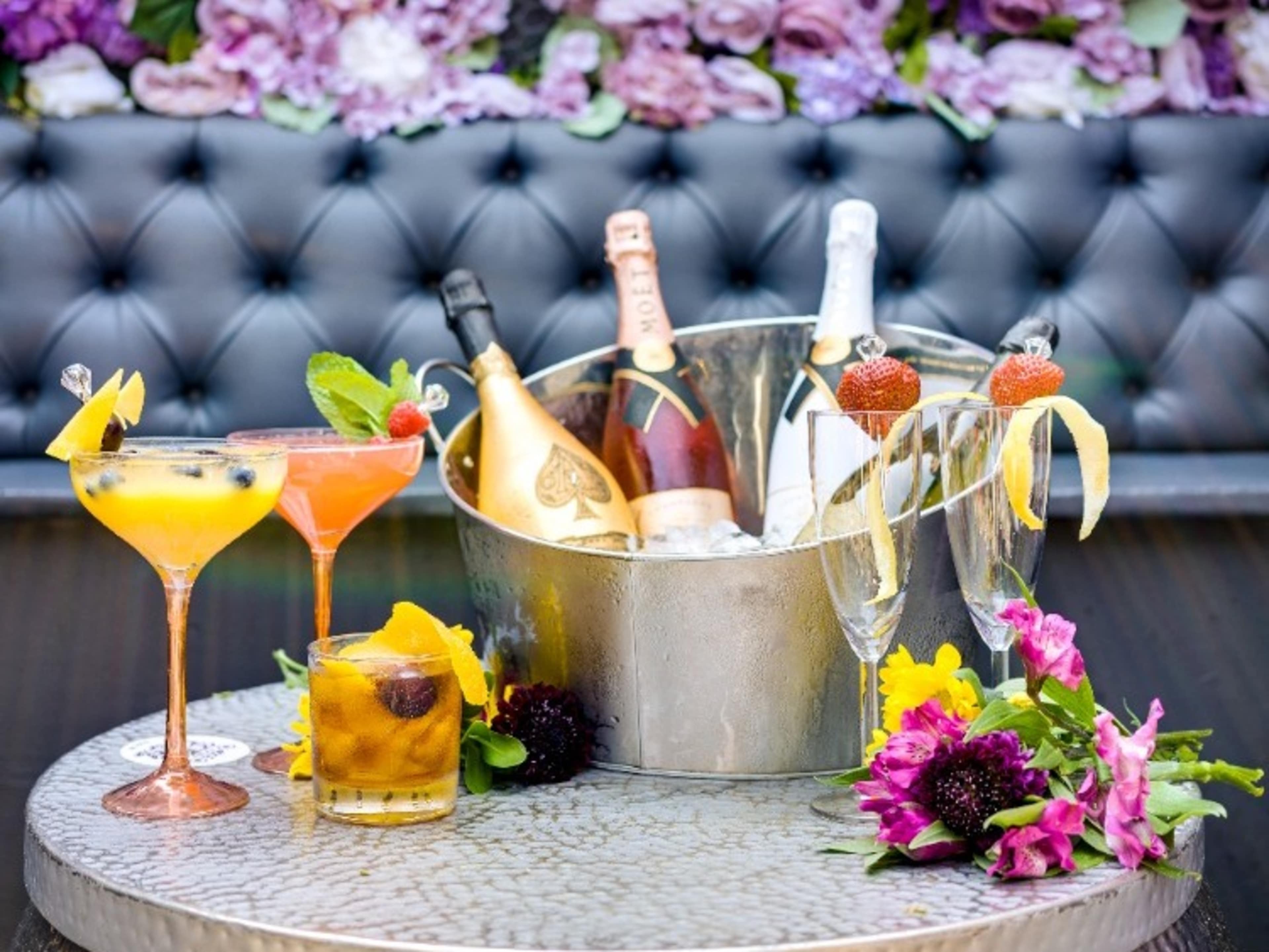 Cash bar