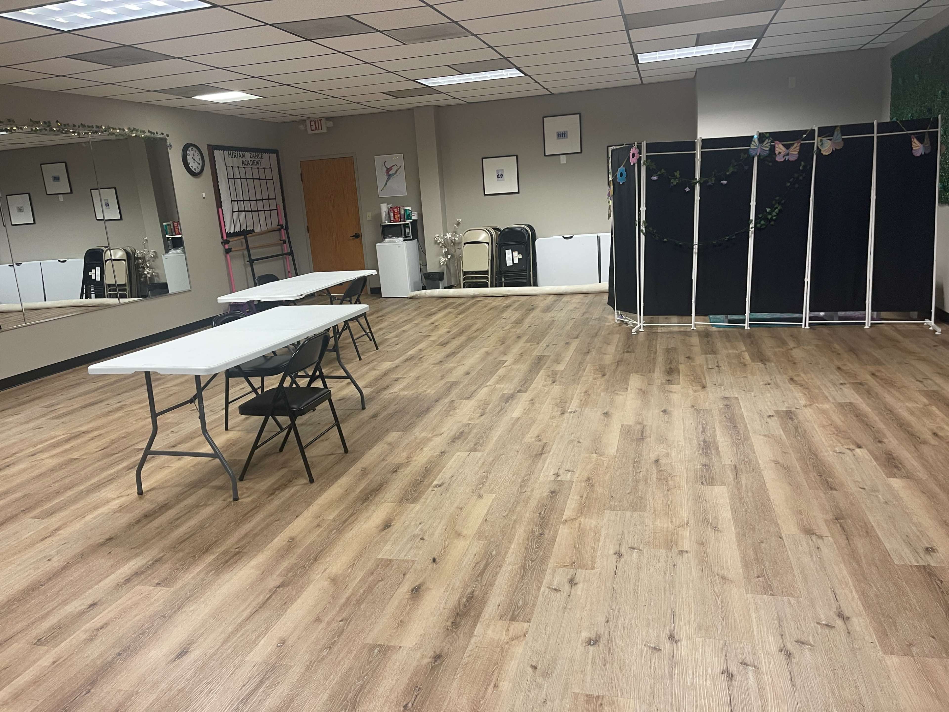 Small Intimate Event Space perfect for small events (Baby Showers, Bridal Showers,  Church Gatherings, Workshops, Corporate Lunches, etc.) Image in Greensboro, Greensboro, NC