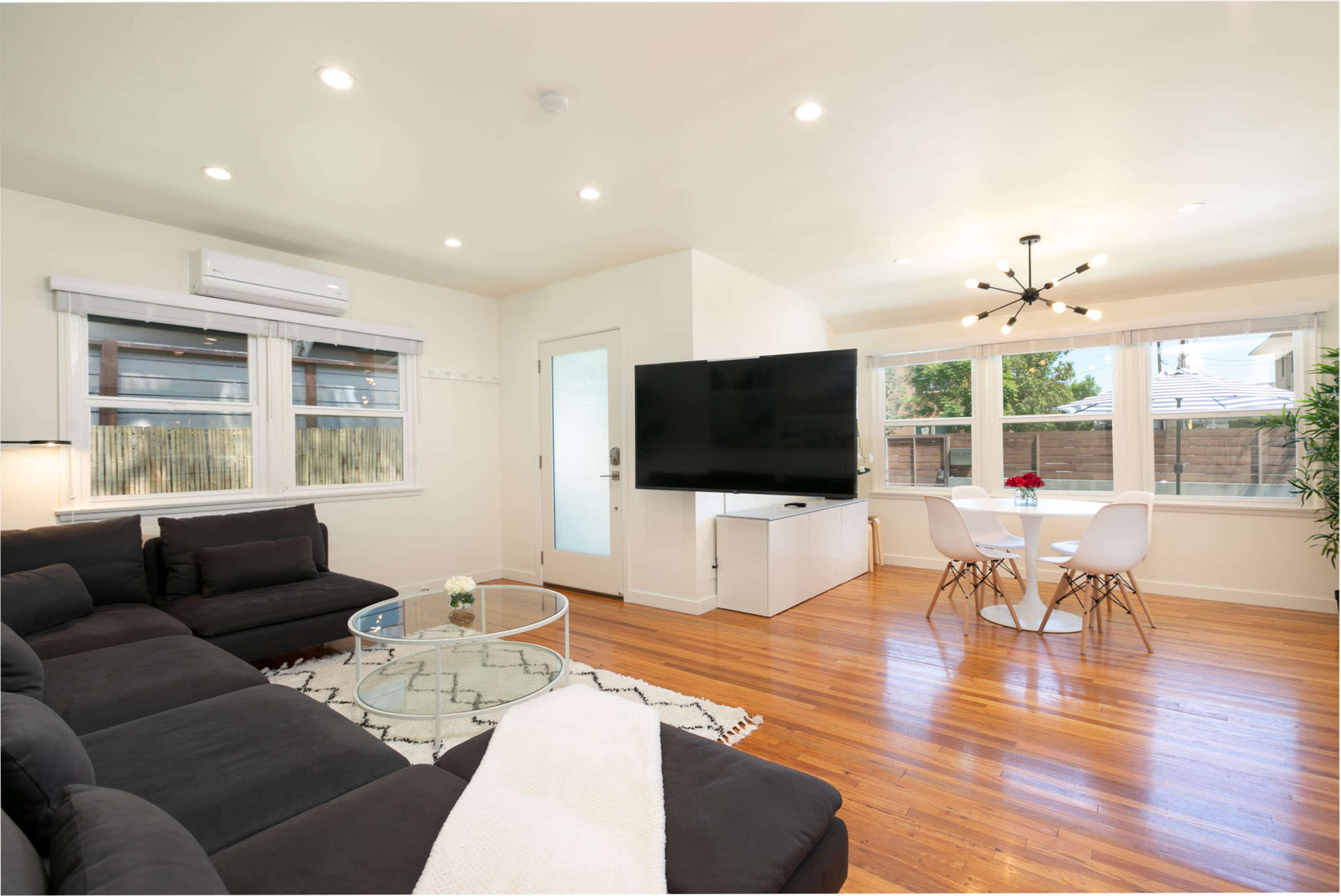 Stunning Venice Home with Private Yard & Deck Image in Venice, Venice, CA