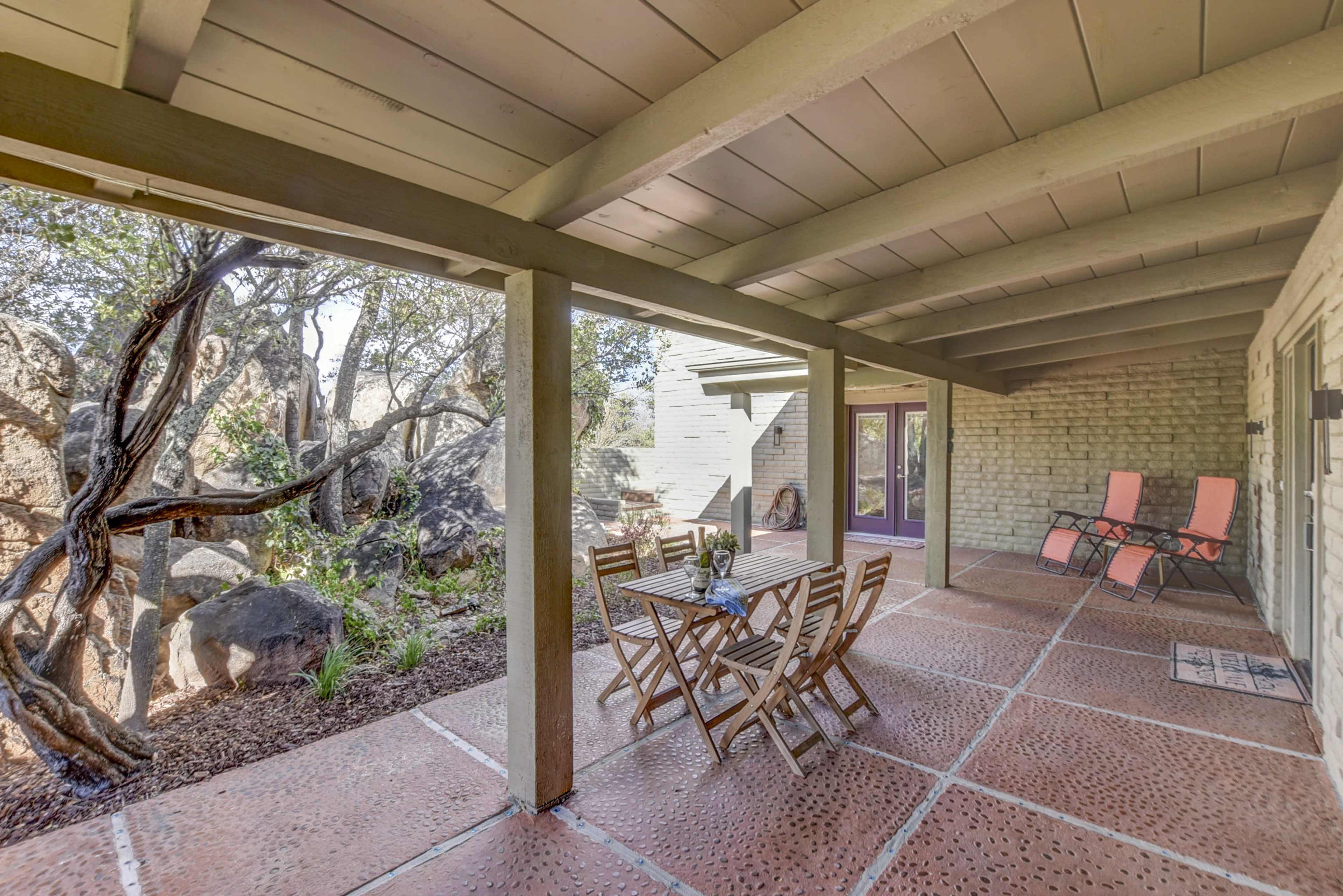Close to Downtown, Lovely Courtyard and Beautiful Views Image in , Prescott, AZ