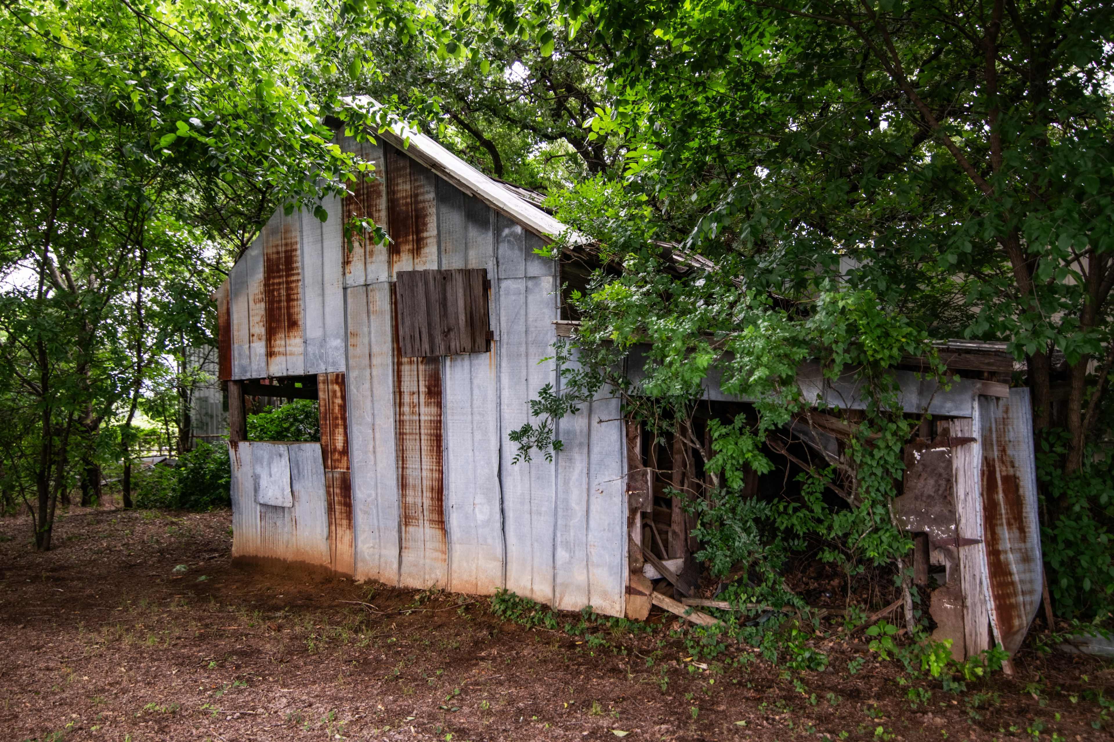 1950's Rustic Barn w/ Metal Exterior Image in Rendon, Burleson, TX
