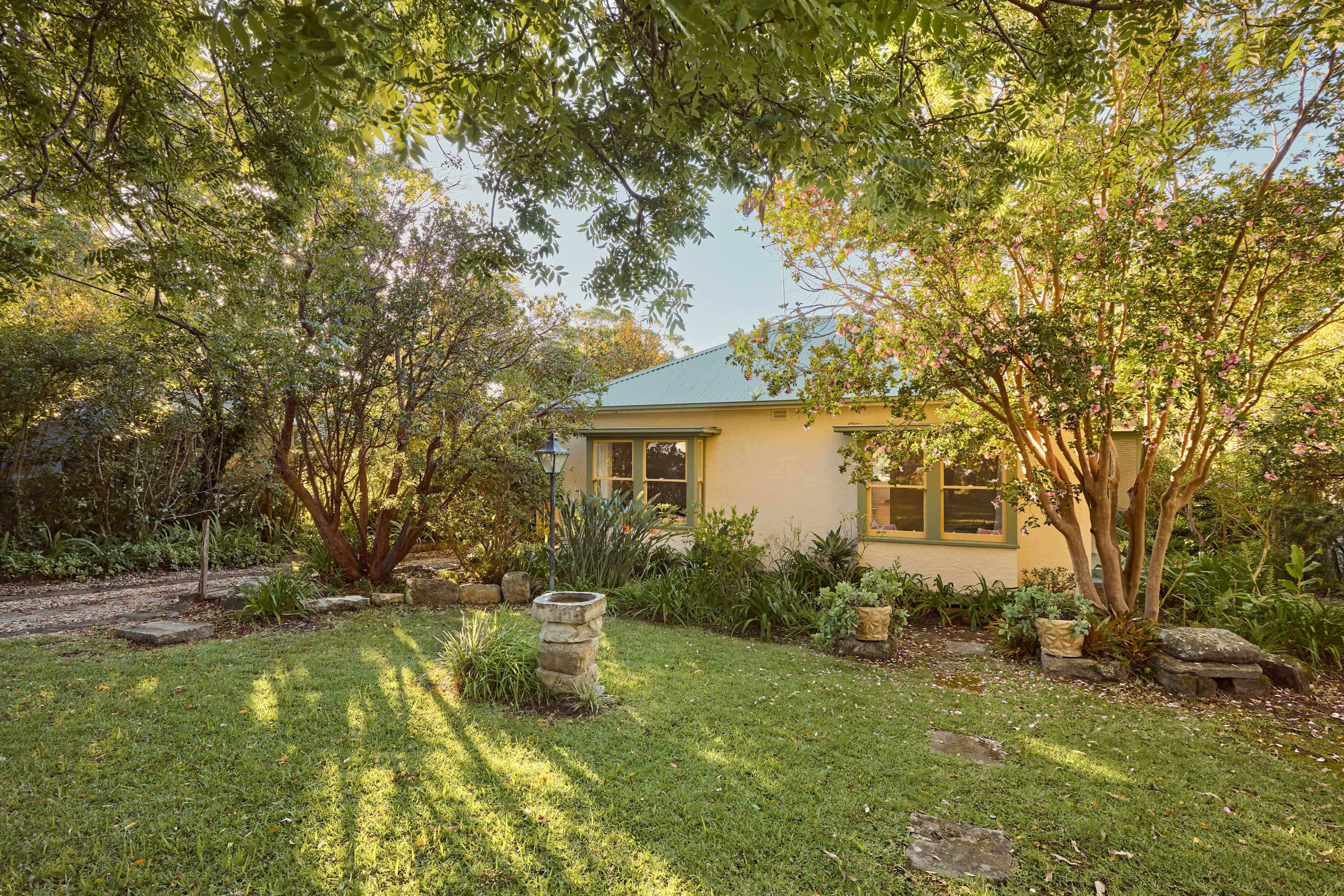 Emerald Cottage Lower Blue Mountains with a private oasis garden Image in Faulconbridge, Faulconbridge, NSW
