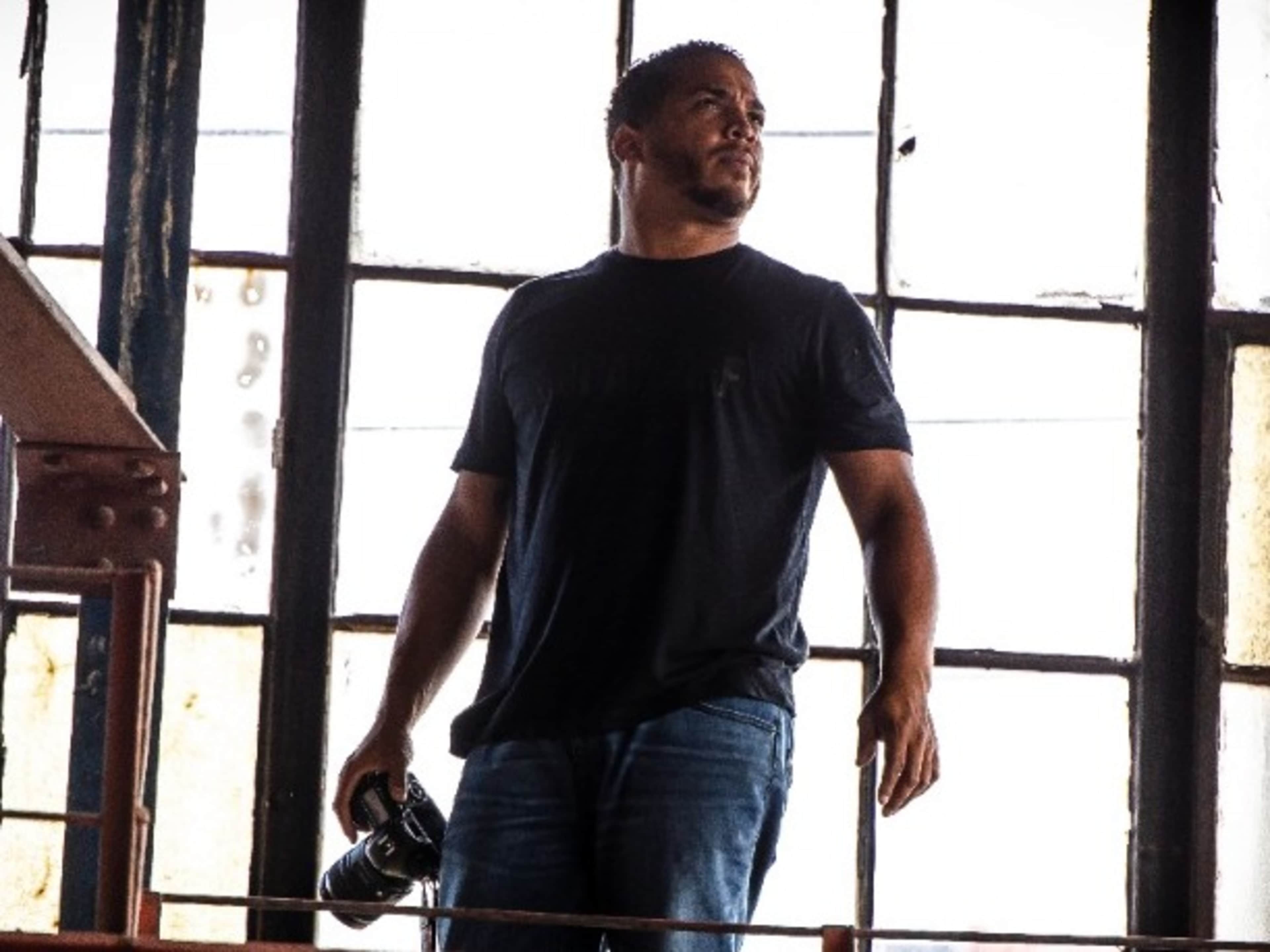 Photographer (Behind The Scene)