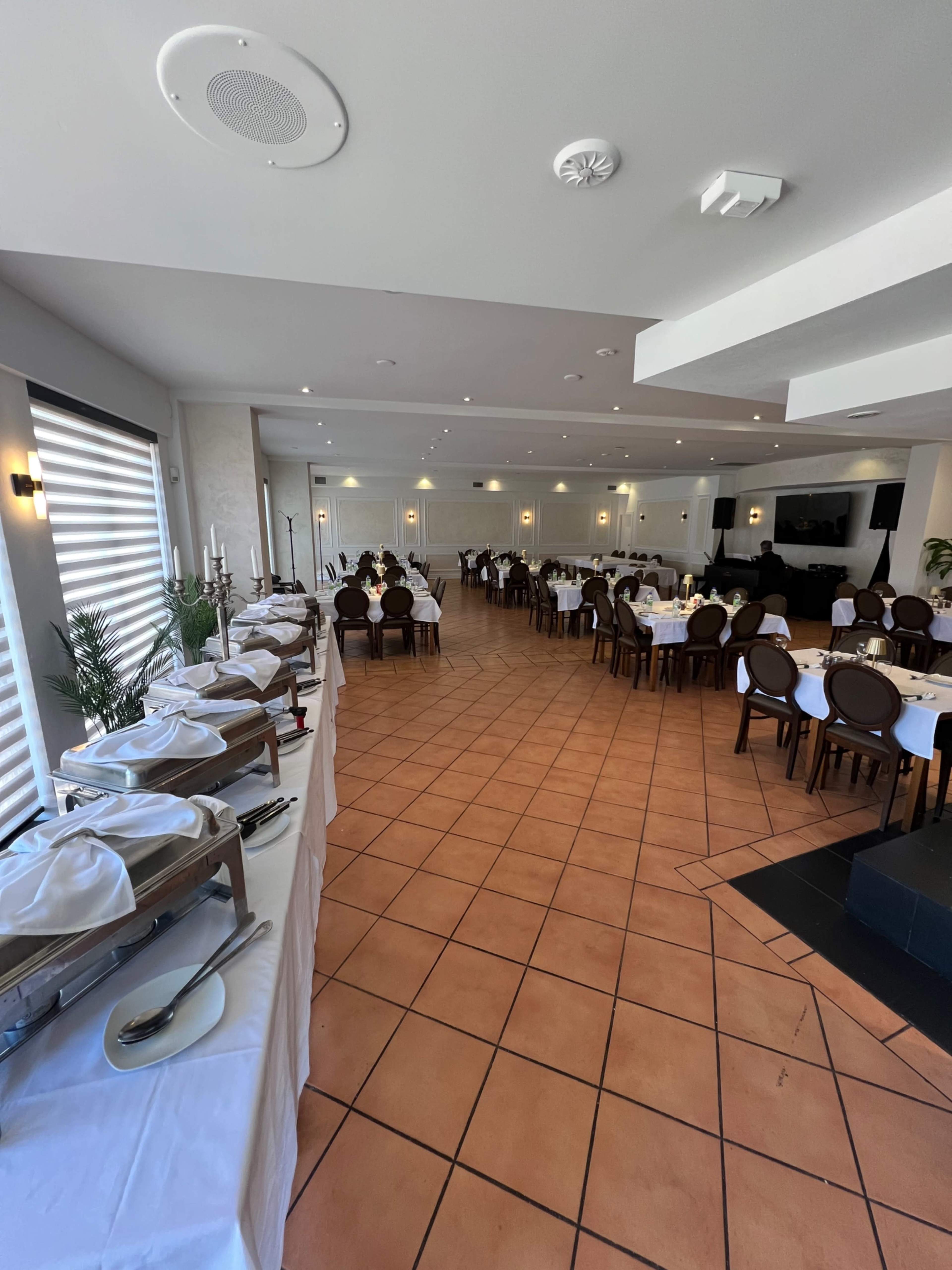 Midtown spacious space with patio Image in Newtonbrook West, Toronto, ON