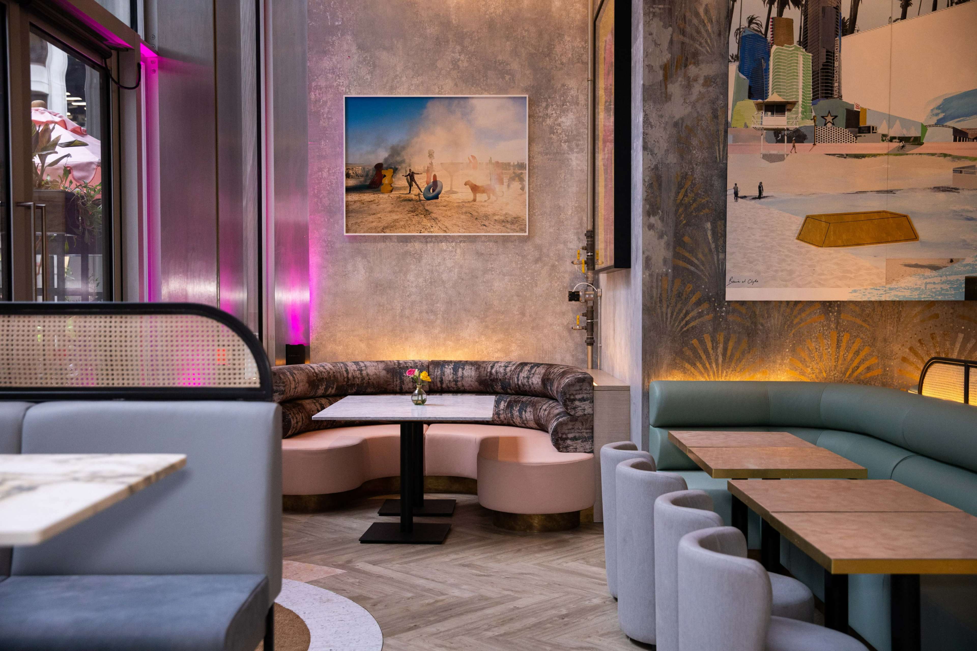 Bright Airy Sunrise Room - Large-Scale Restaurant Space Image in City of London, London, ENG