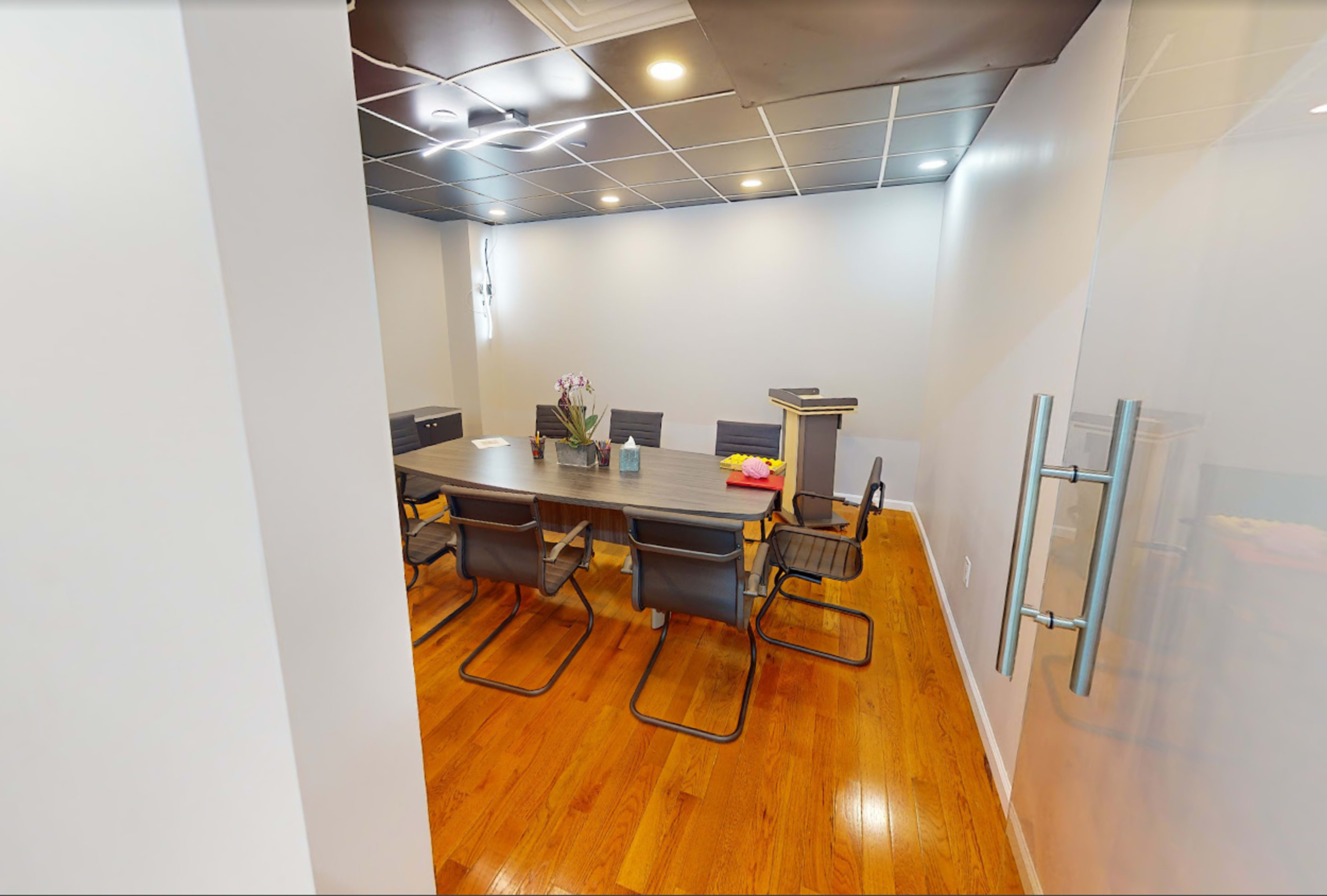 CONFERENCE ROOM Image in North Hempstead, Albertson NY, NY