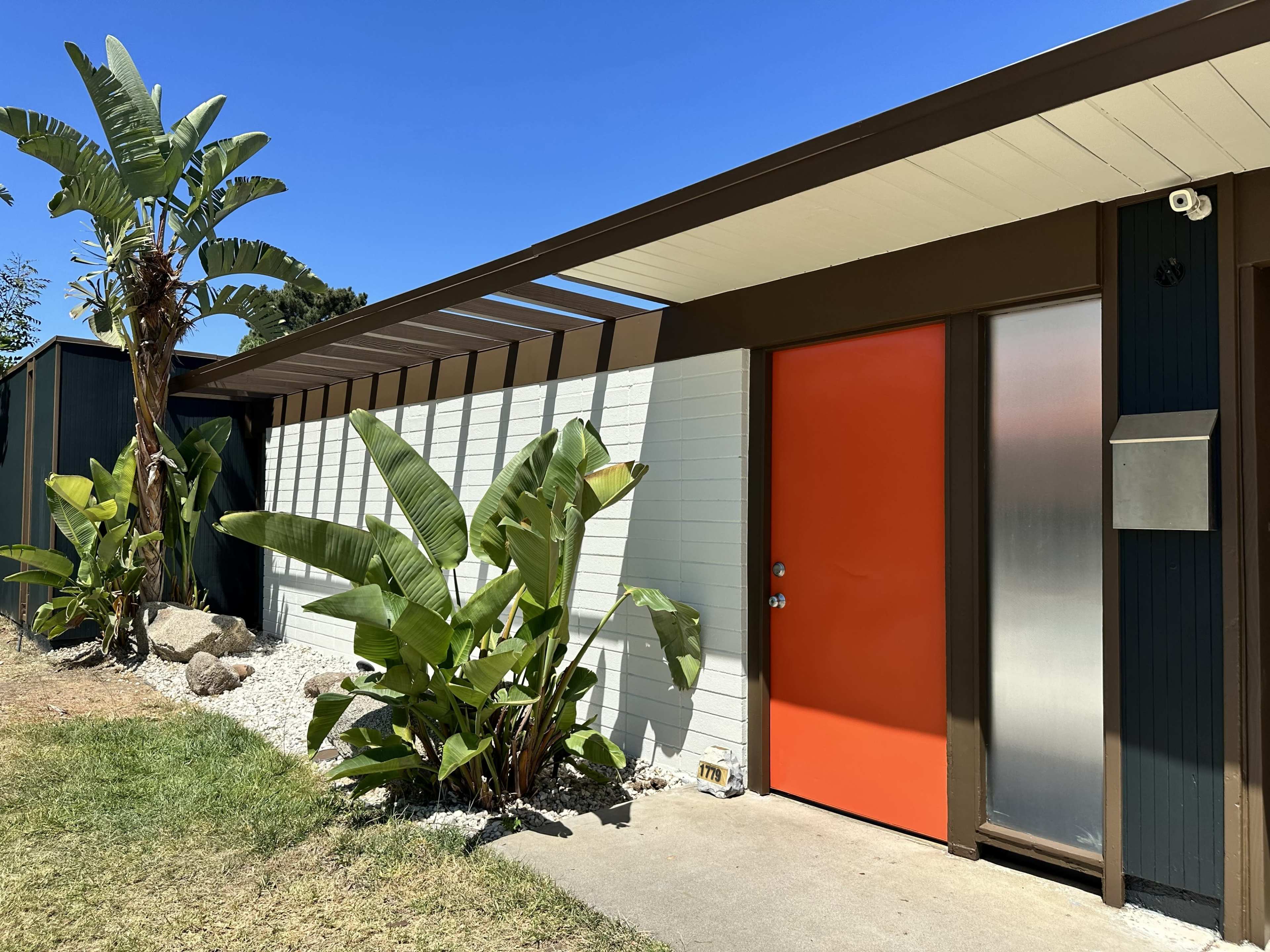 Timeless Mid Century Eichler Home with Atrium and Natural Light Image in Orange, Orange, CA