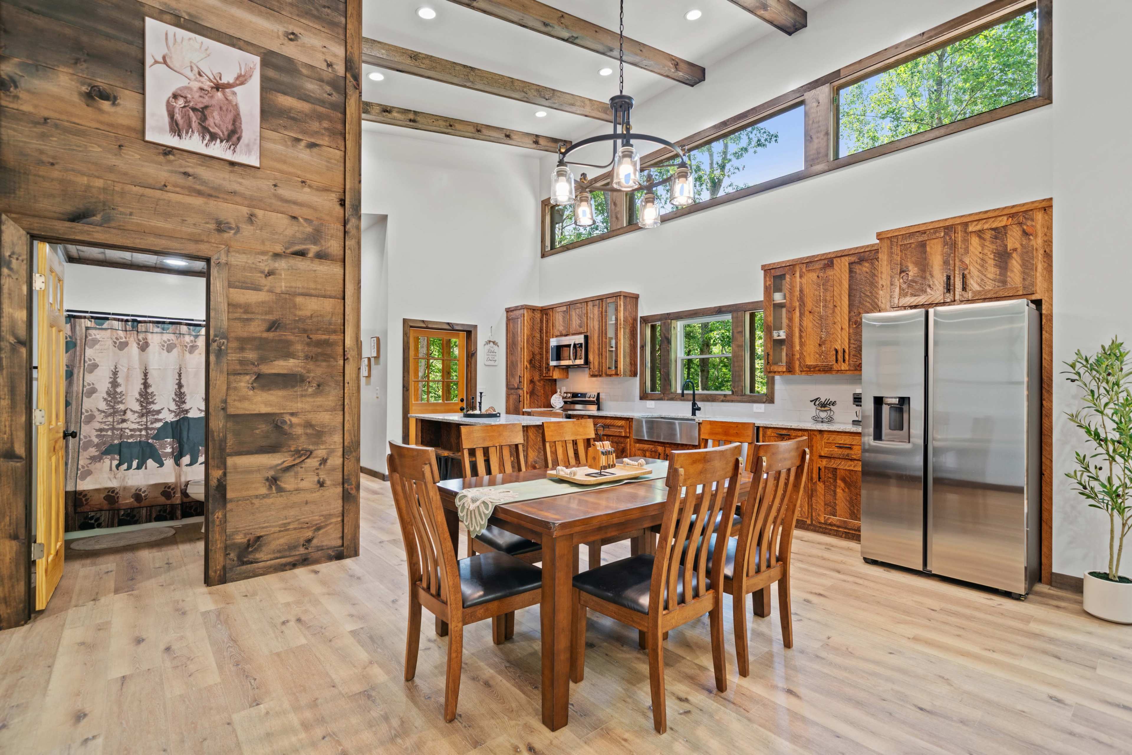 Stylish Modern Cabin with Natural Lighting Image in , Ellijay, GA