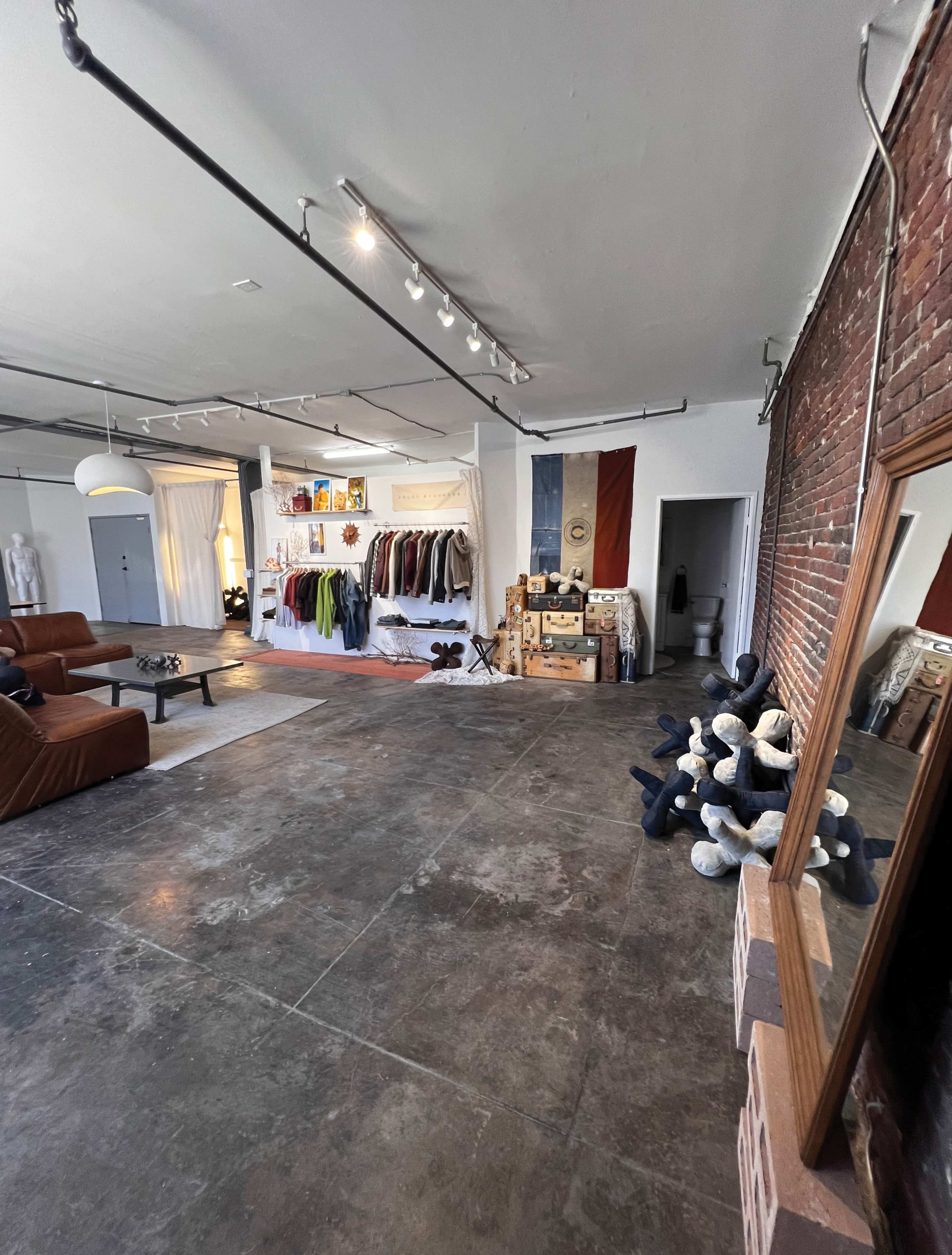 Industrial loft in the Arts District Image in Central LA, Los Angeles, CA