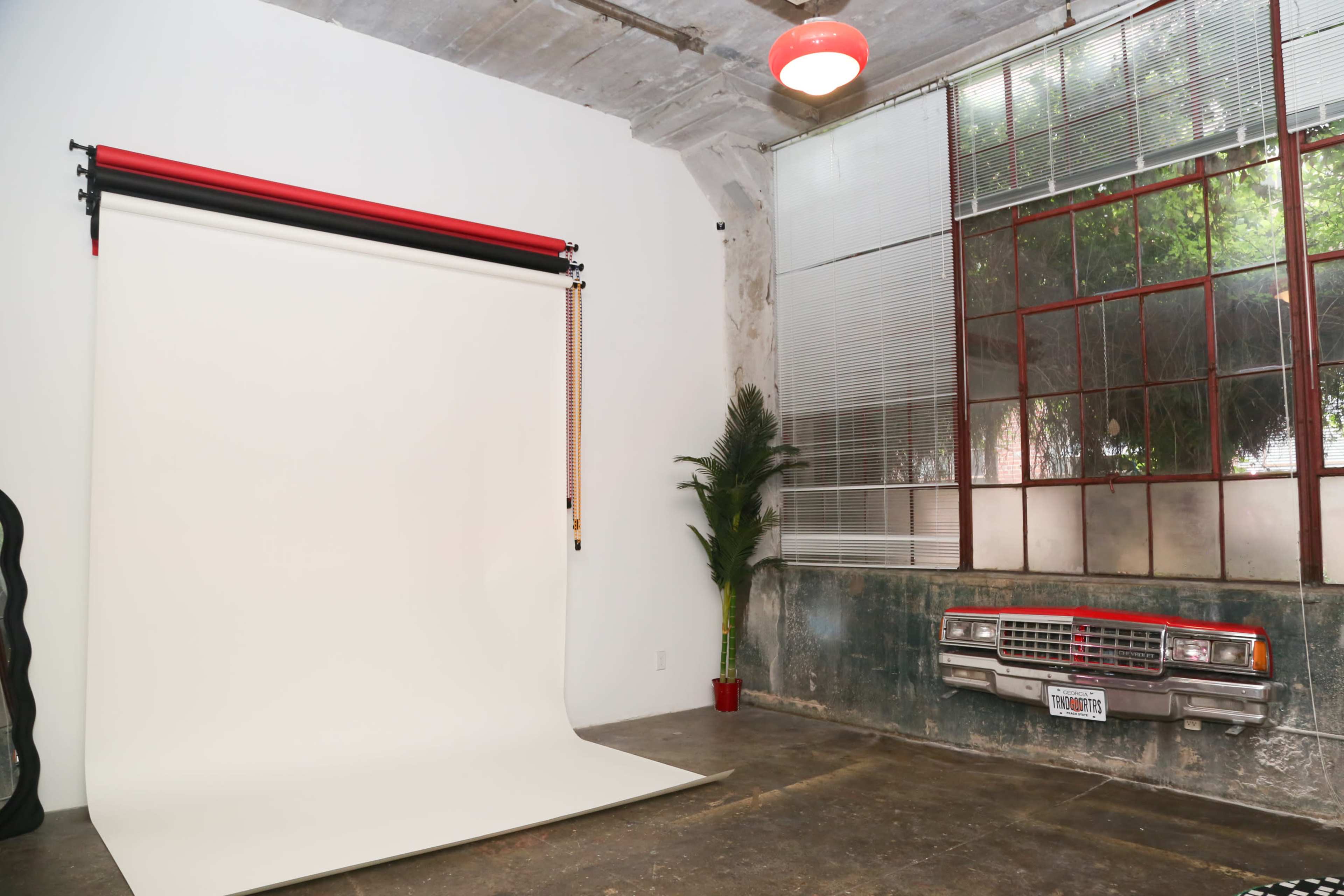 Colorful Downtown Retro Studio Image in Oakland, Atlanta, GA