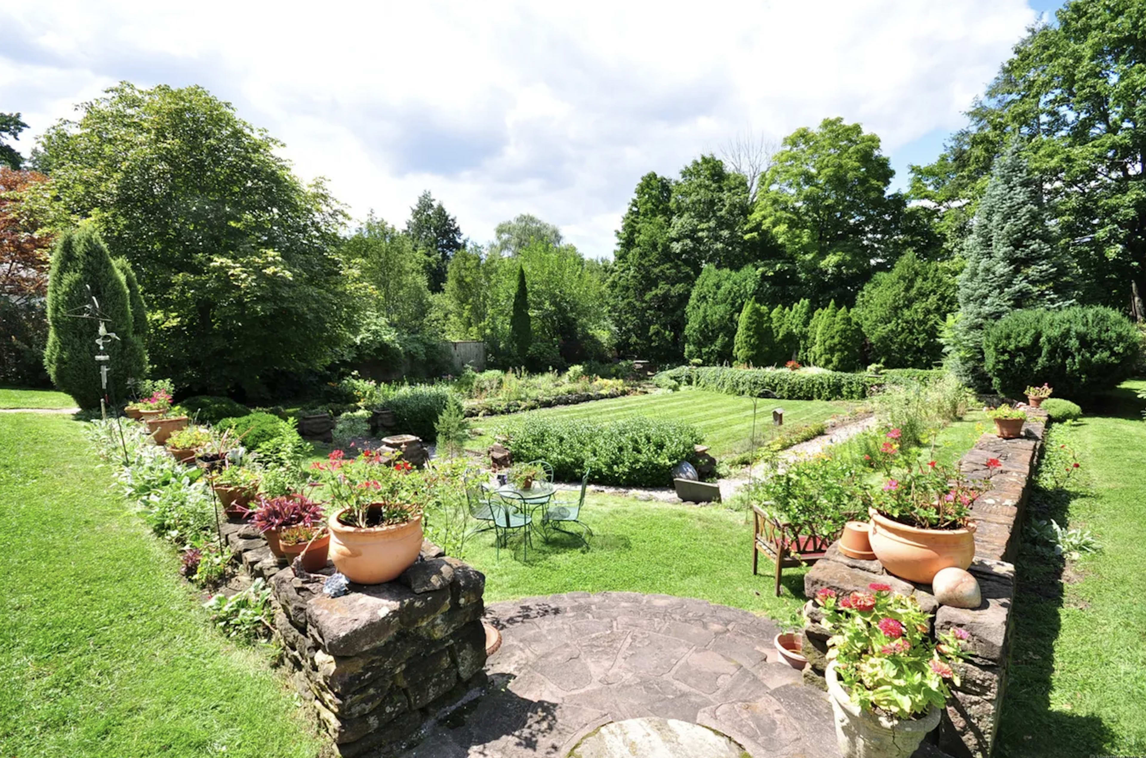 Historic Sunken Garden Image in Farmington, Farmington, CT