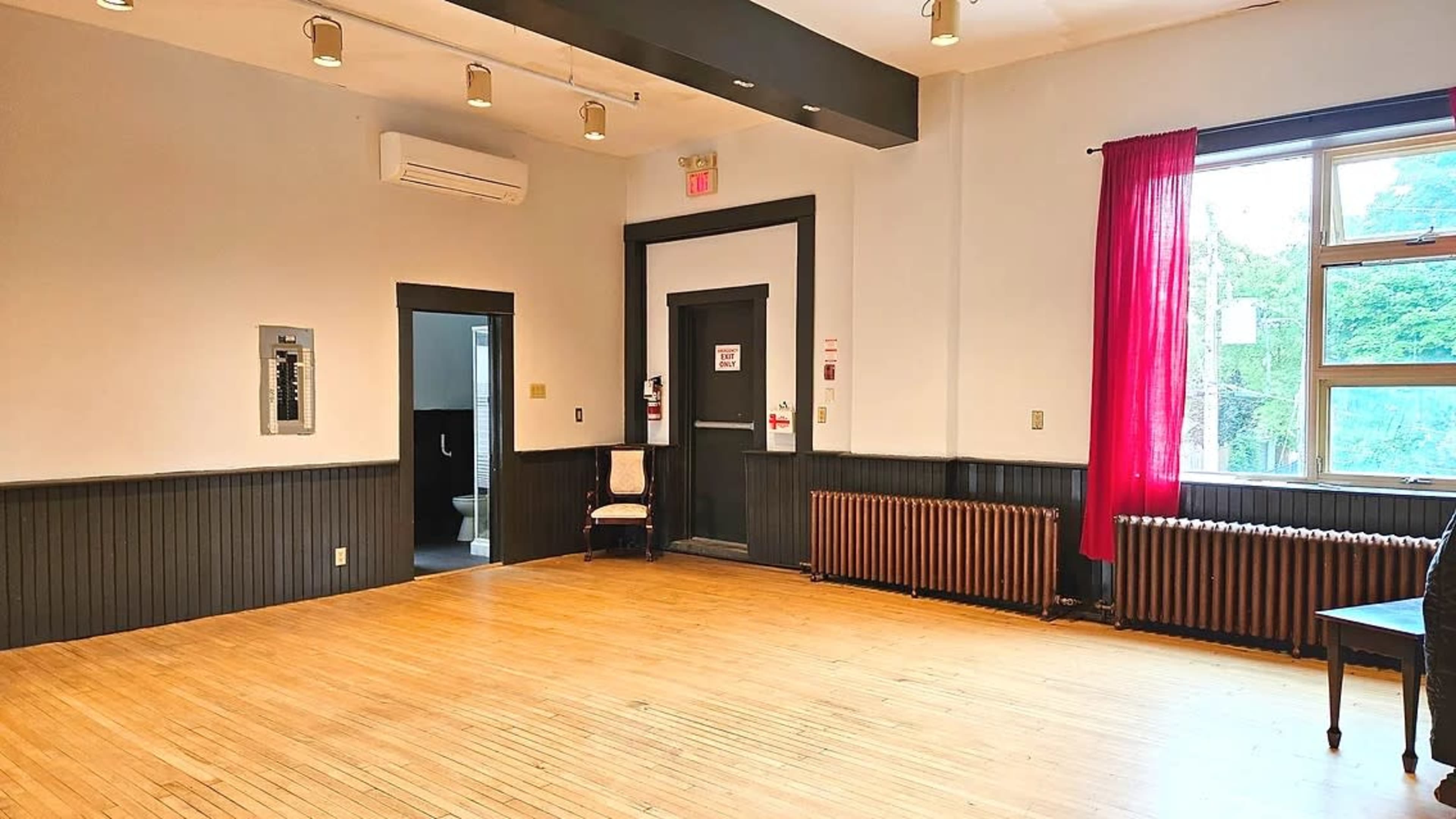 Dance studio Image in Leslieville, Toronto, ON