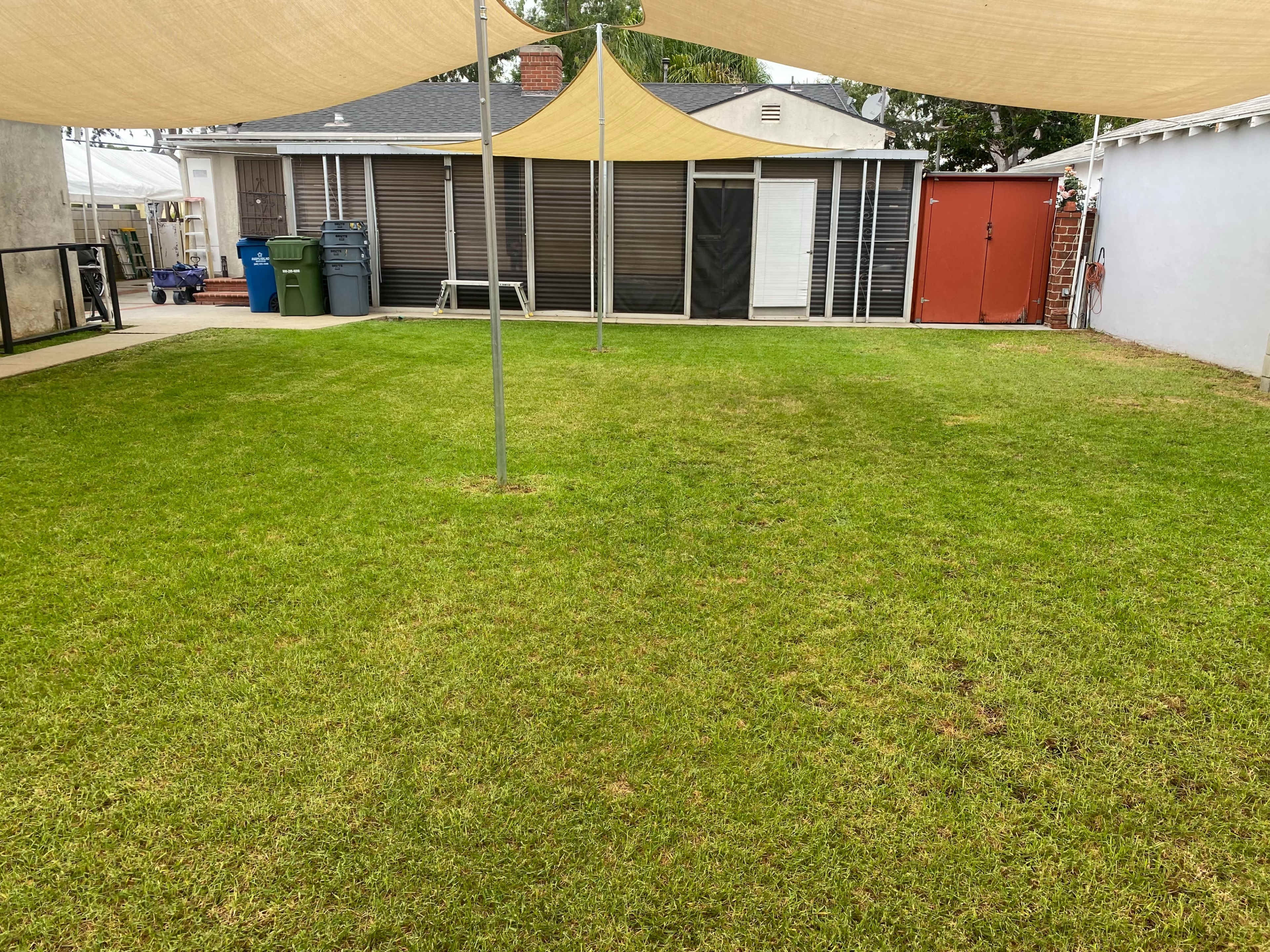 Spacious Inglewood Backyard Image in Morningside Park, Inglewood, CA