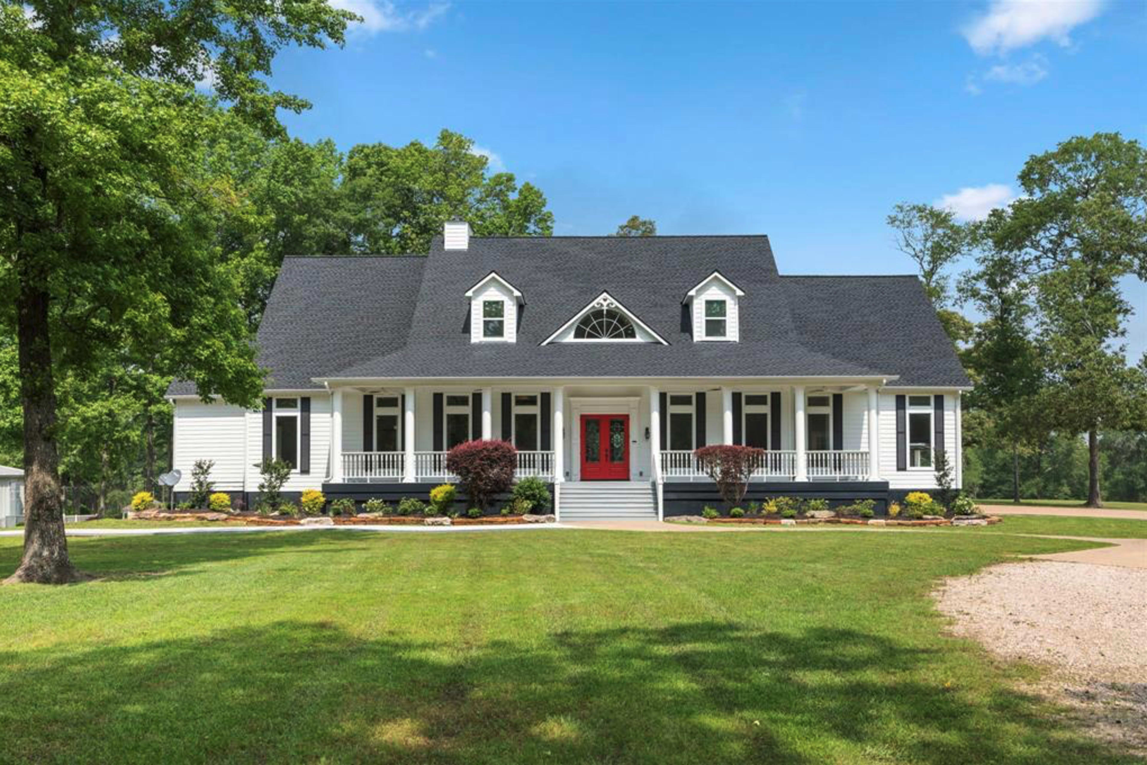 Beautiful 53 acre Event Venue with Manor Home Image in , Huntsville, TX