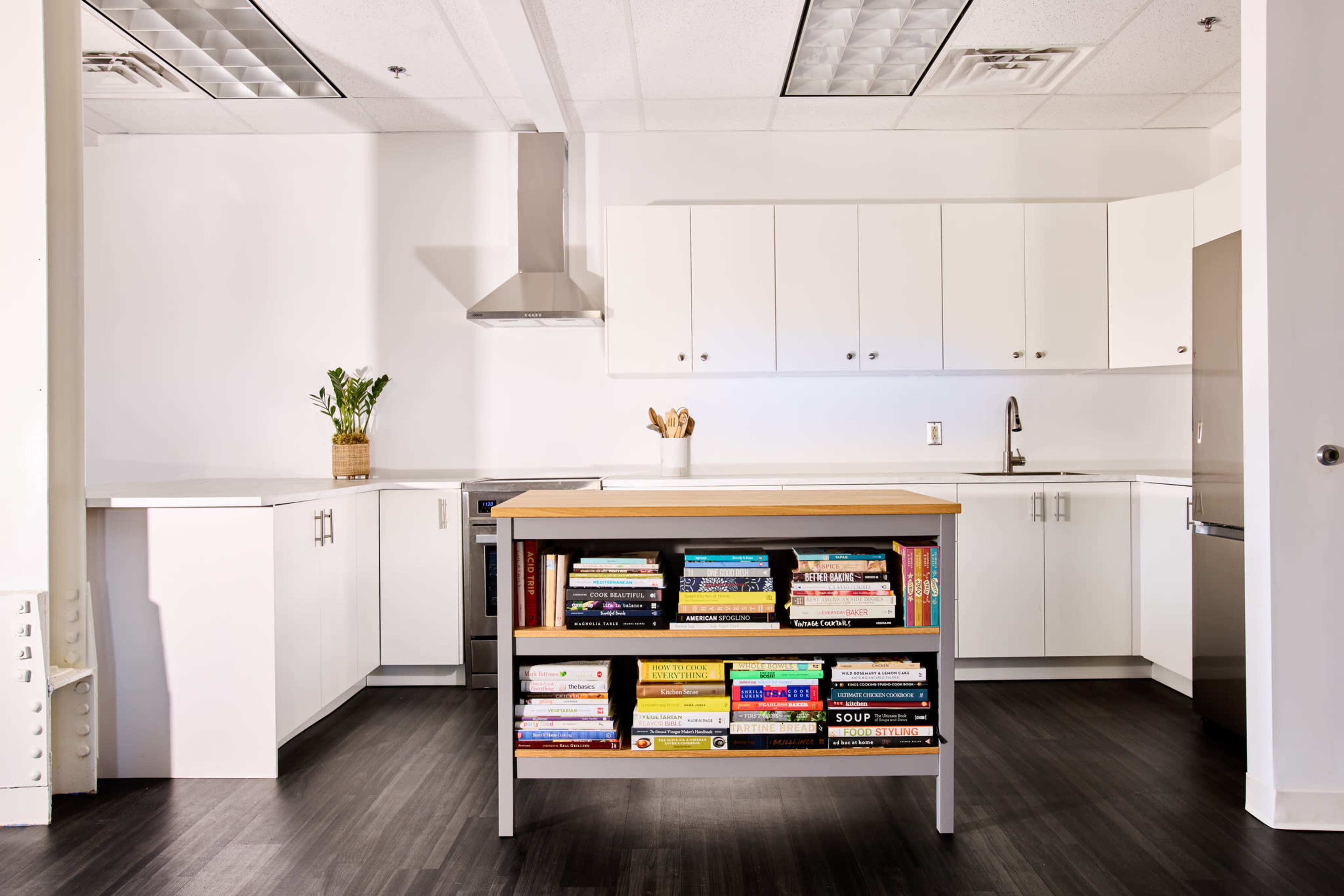 Spacious Industrial Loft Studio in Downtown Maplewood – Perfect for Food  & Portrait Photography Image in Maplewood, Maplewood, NJ