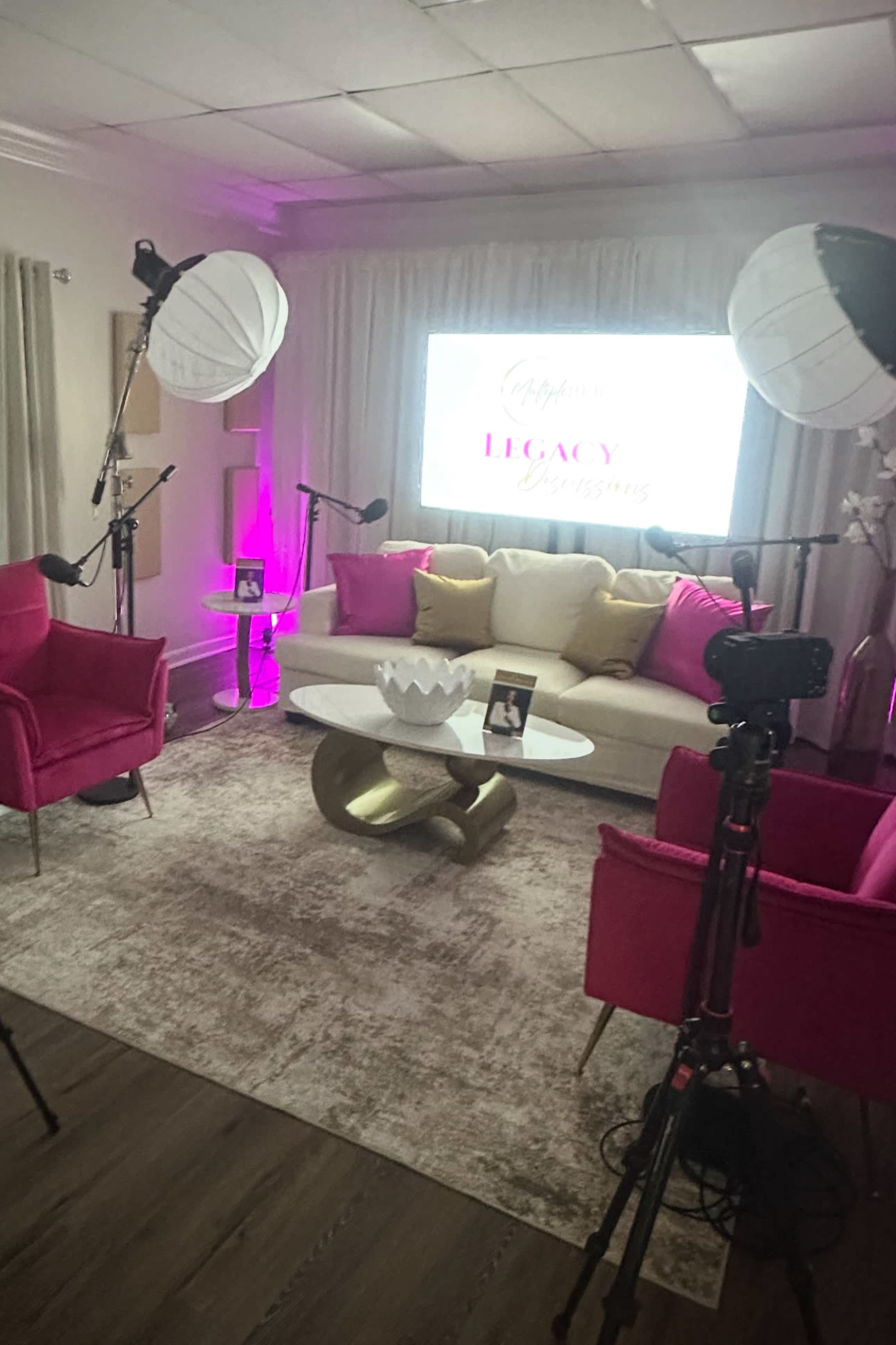 Turn Key podcast studio for creators and entrepreneurs Image in Lobdell/Woodale, Baton Rouge, LA