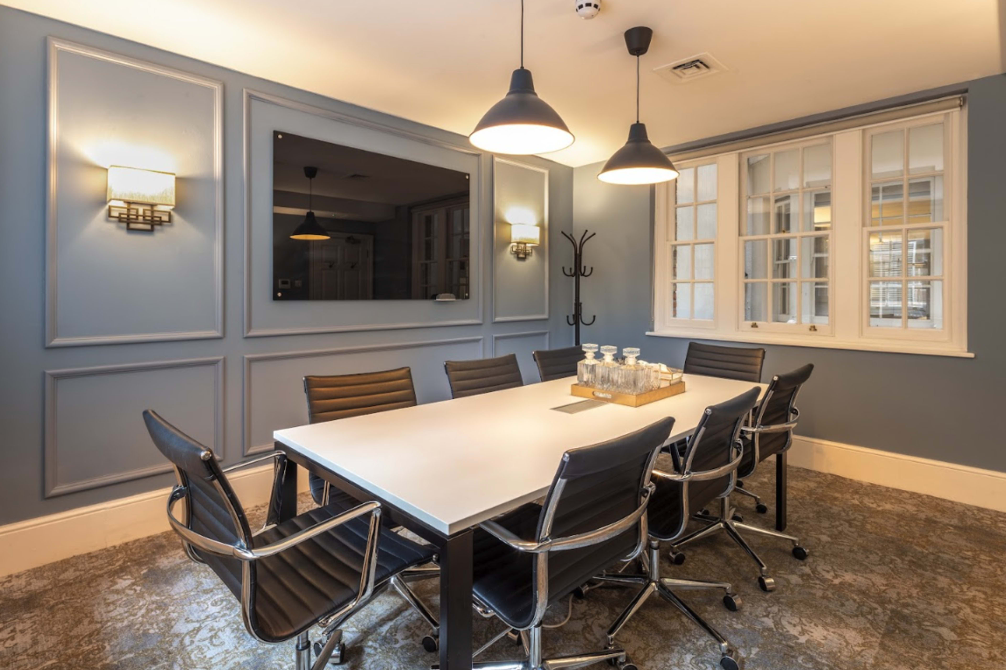 Meeting Room for 8 Attendees in Mayfair - Meeting Room 2 - Mayfair Image in Mayfair, London, ENG