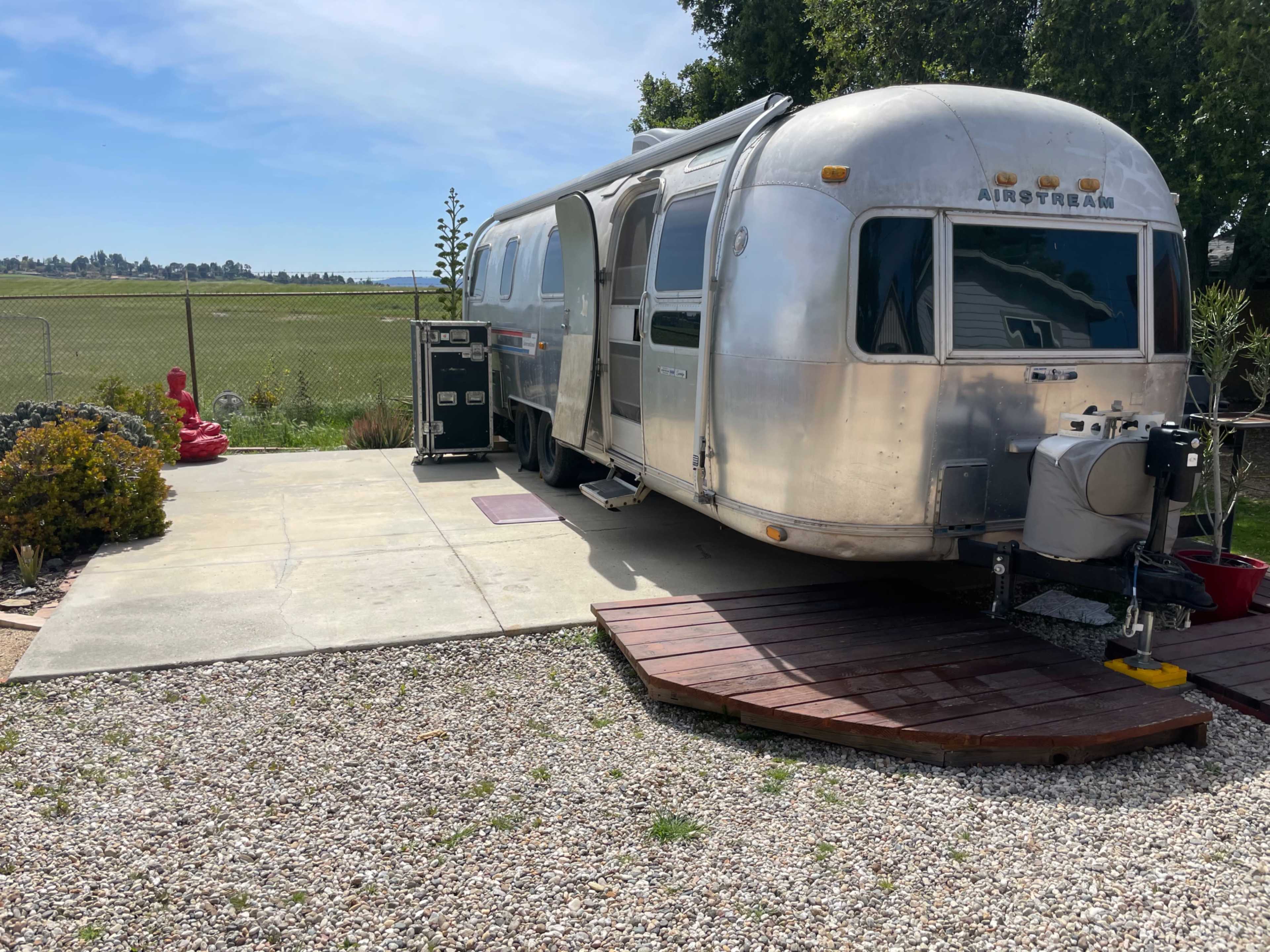 Private Nature Bungalow + Vintage Airstream | Desert Aesthetic, Red Rock Views, Nature Preserve, Photo-Ready Image in Chatsworth, CHATSWORTH, CA