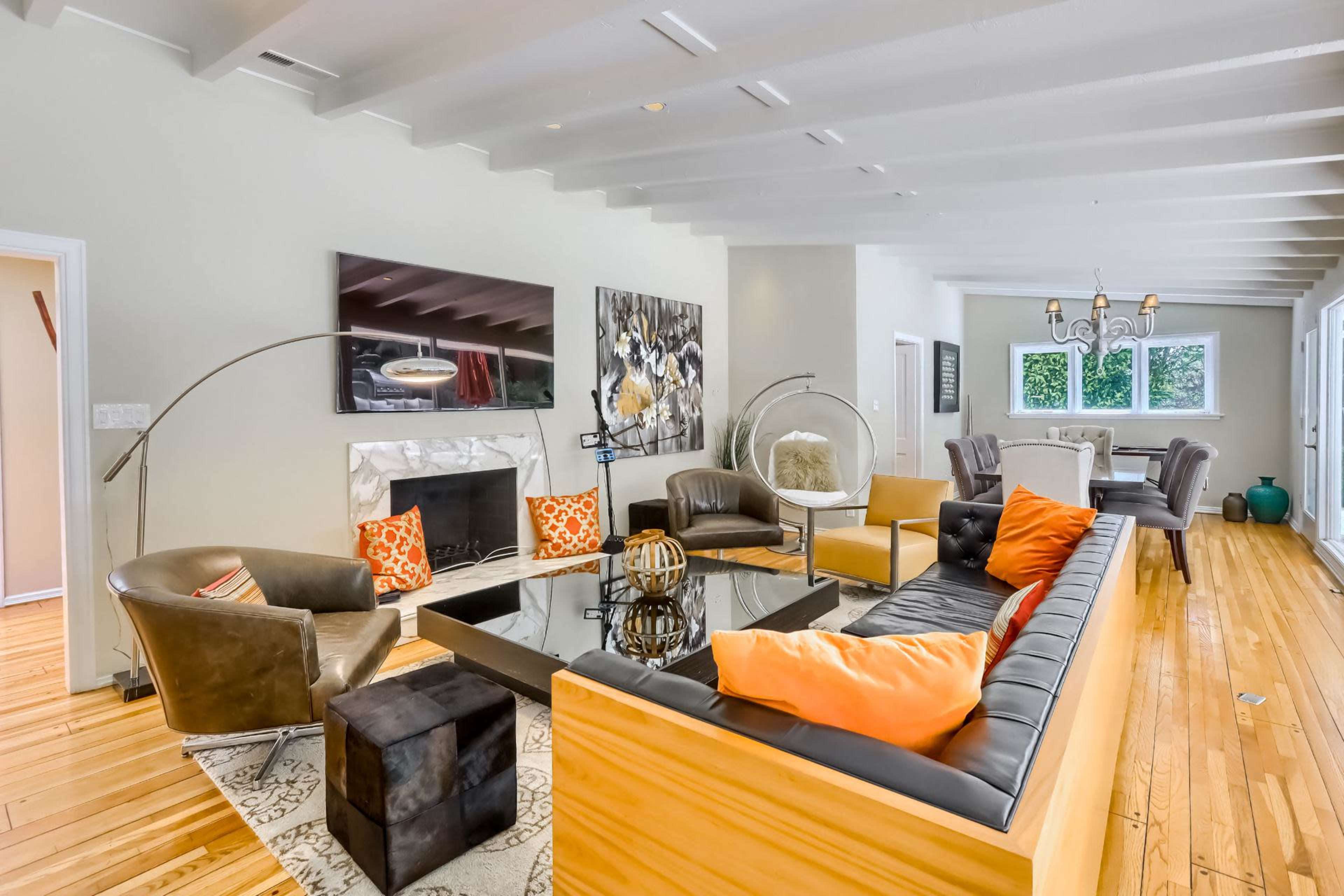 Los Angeles bright House with stunning pool and scenic backyard Image in Bel Air, Los Angeles, CA