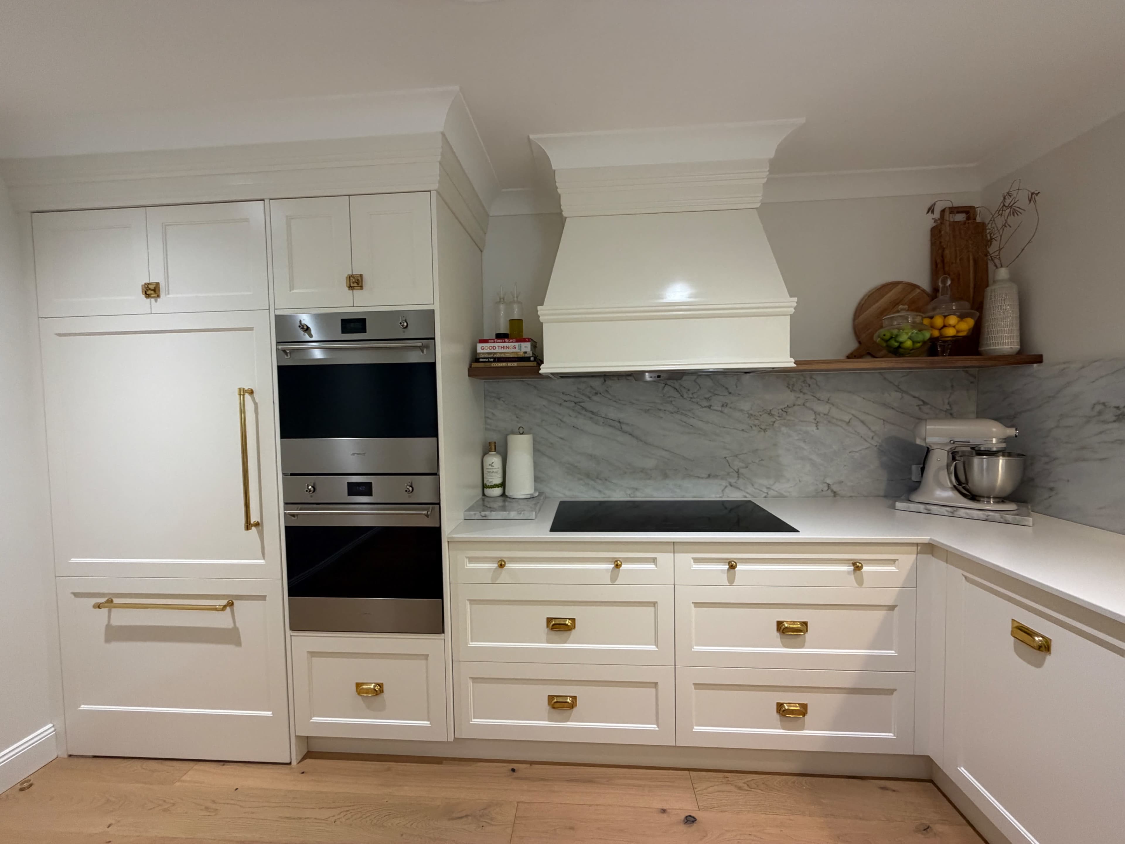 Studio McGee Style Kitchen | Hamptons | Farmhouse | Cottage | Neutral Colour Palette | American Oak Island | Marble Benchtops and backsplash | Raw Brass Hardware & Fixtures Image in East Maitland, East Maitland, NSW