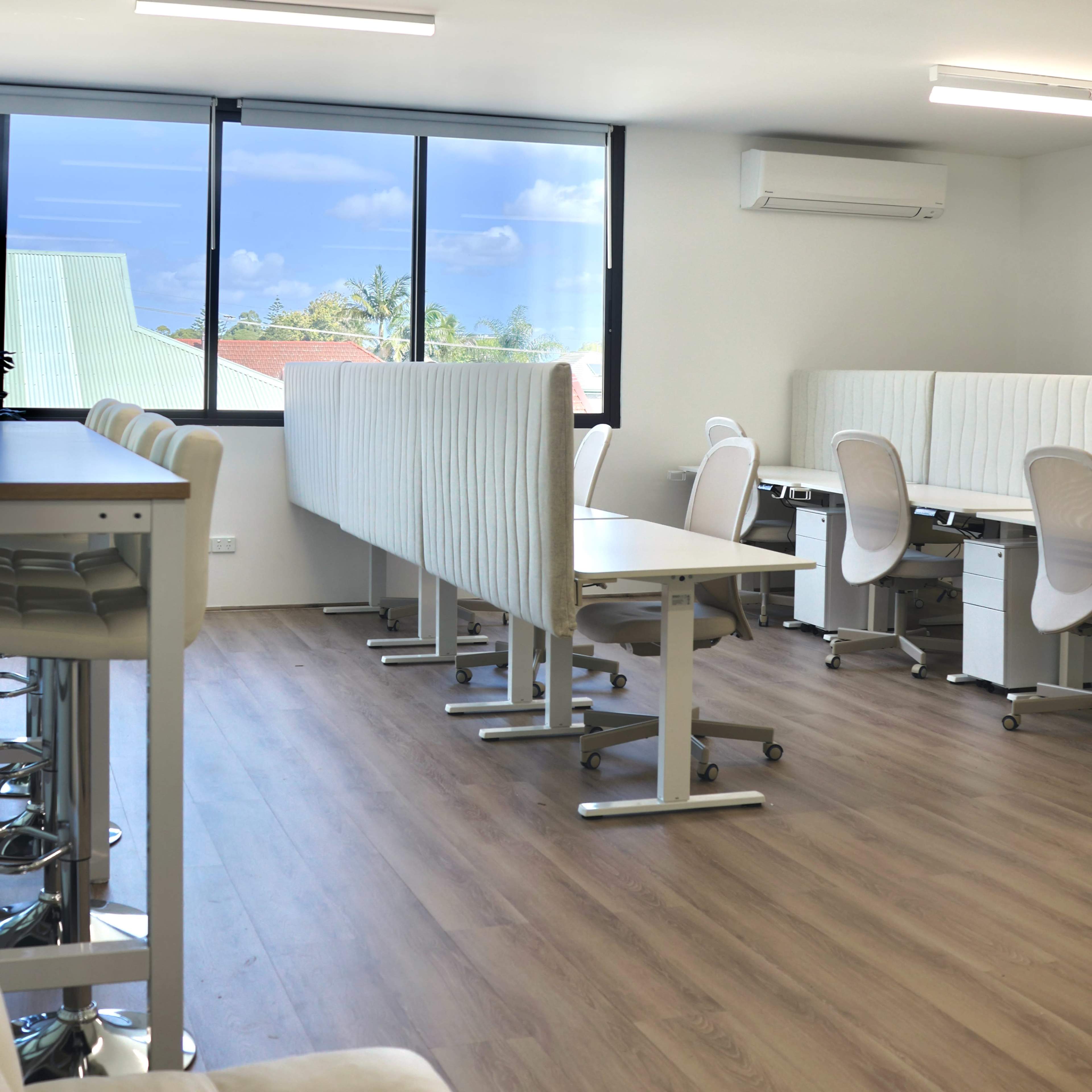 【Grand Opening 20% Off】 Minimalist Cyclorama Studio With Natural Light Image in Mascot, Mascot, NSW