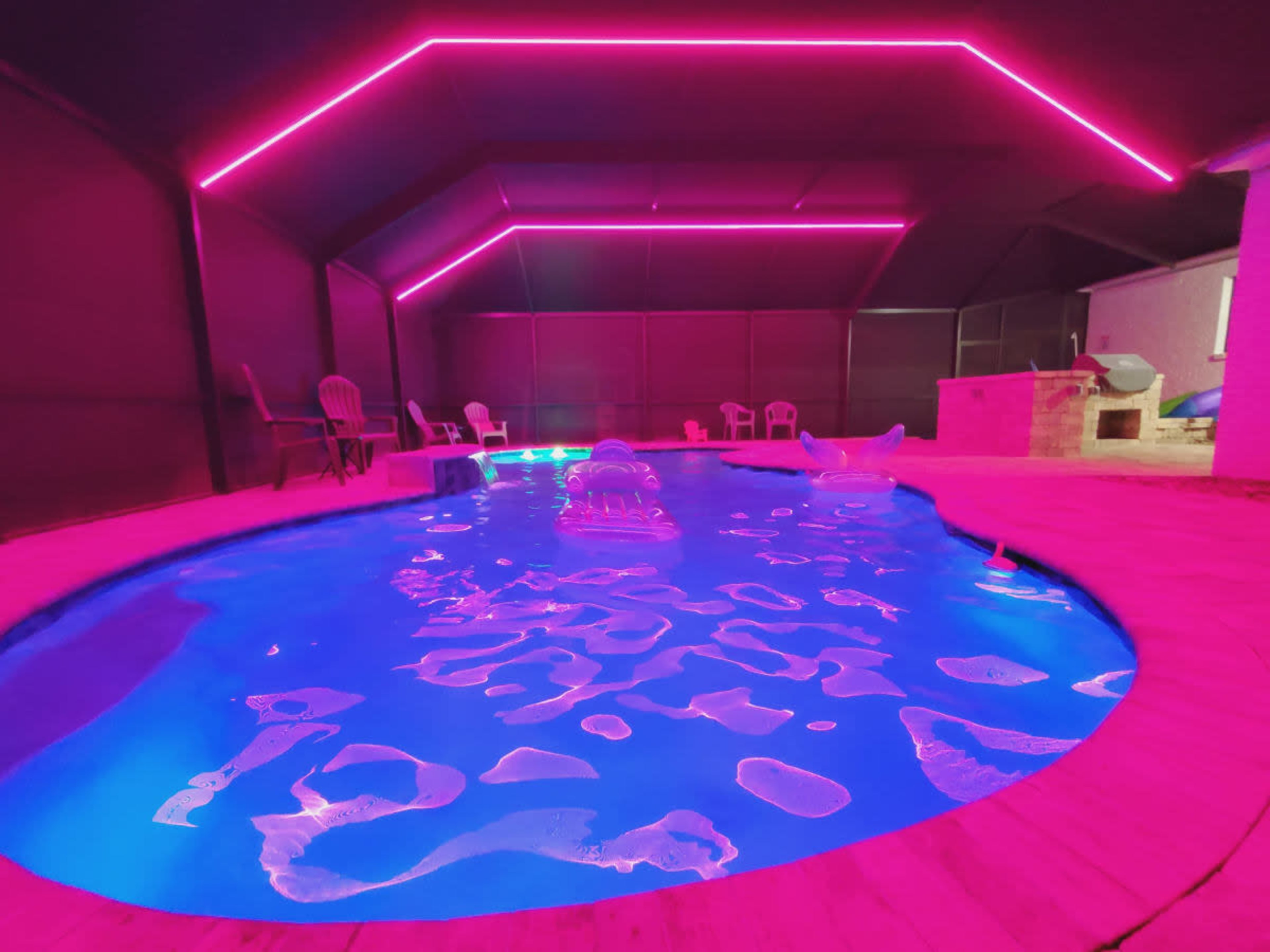 Screened Pool Bungalow with Fabulous LED Lighting Image in Highlands, Jacksonville, FL