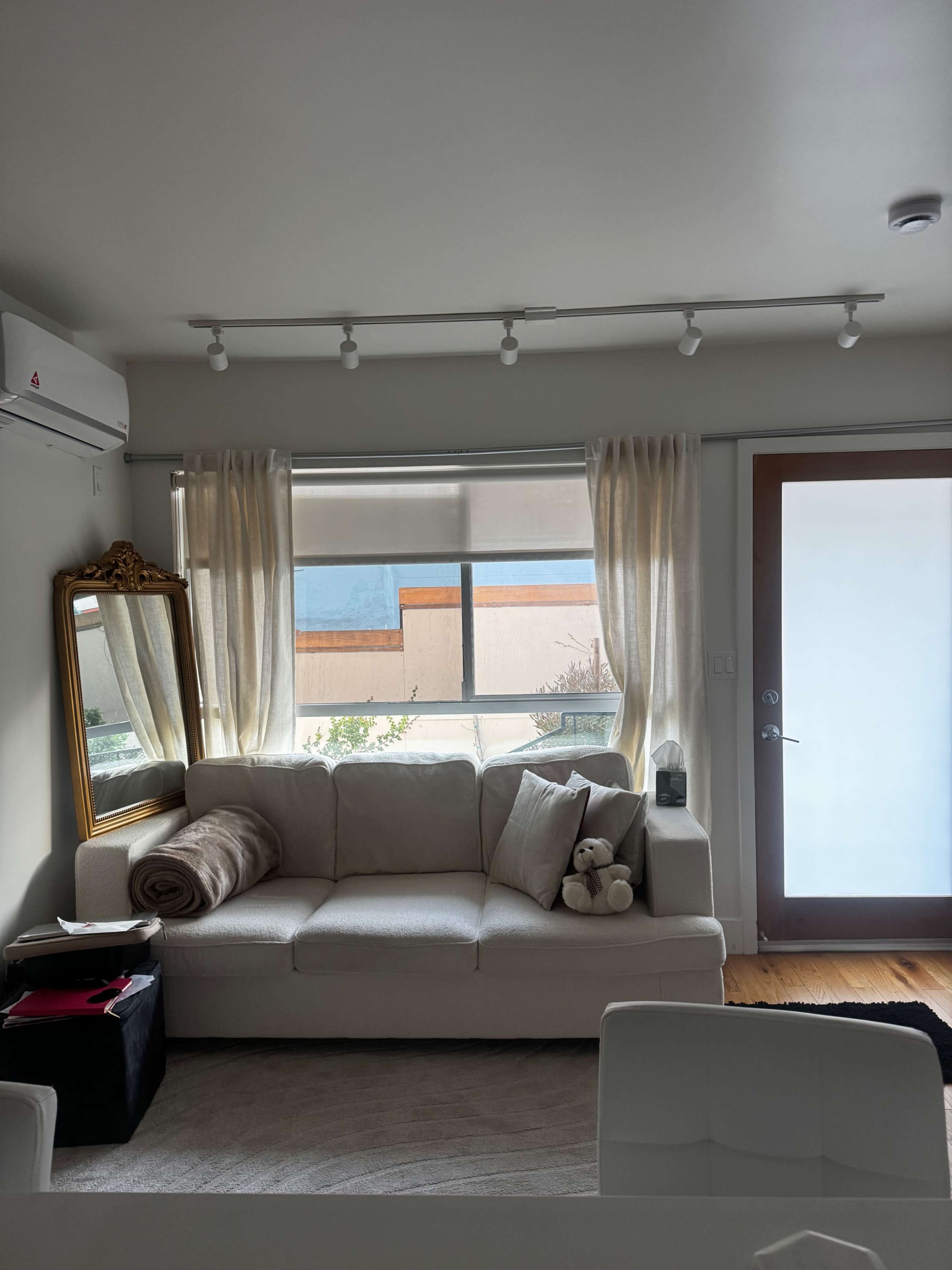 Modern Apartment with direct sunlight Image in Koreatown, Los Angeles, CA