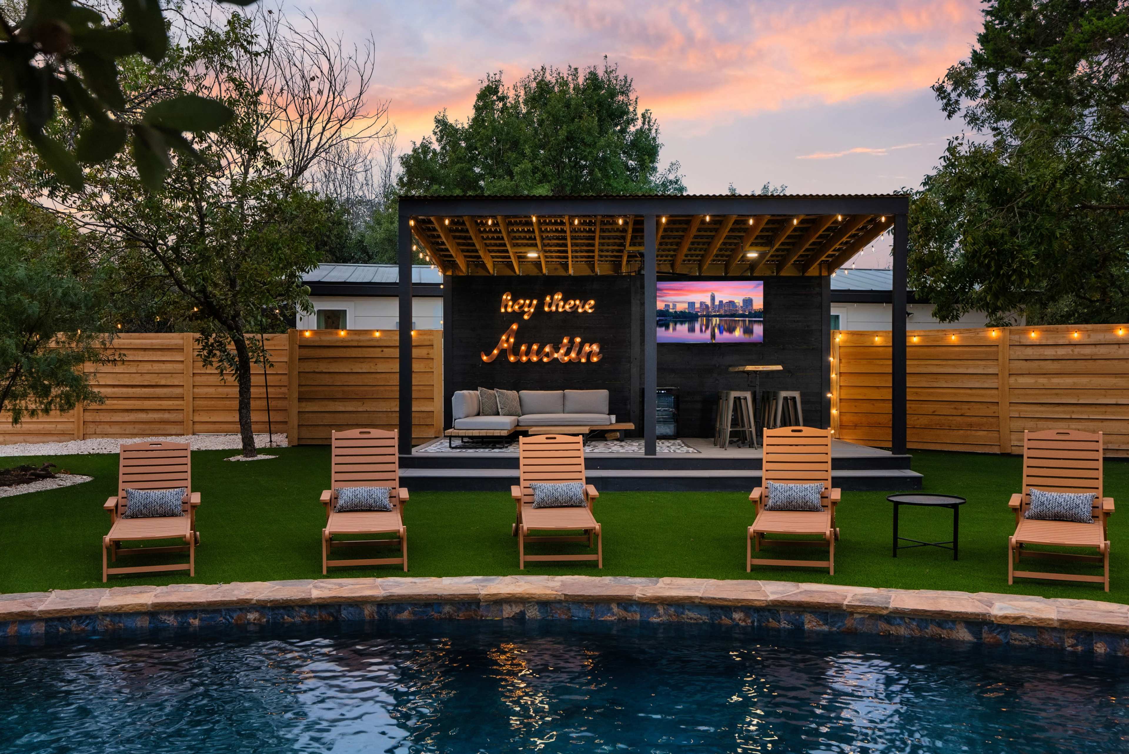 ~La Mariposa~ Best Backyard in Austin ~ Full Acre Image in Flournoy Acres, Sunset Valley, TX