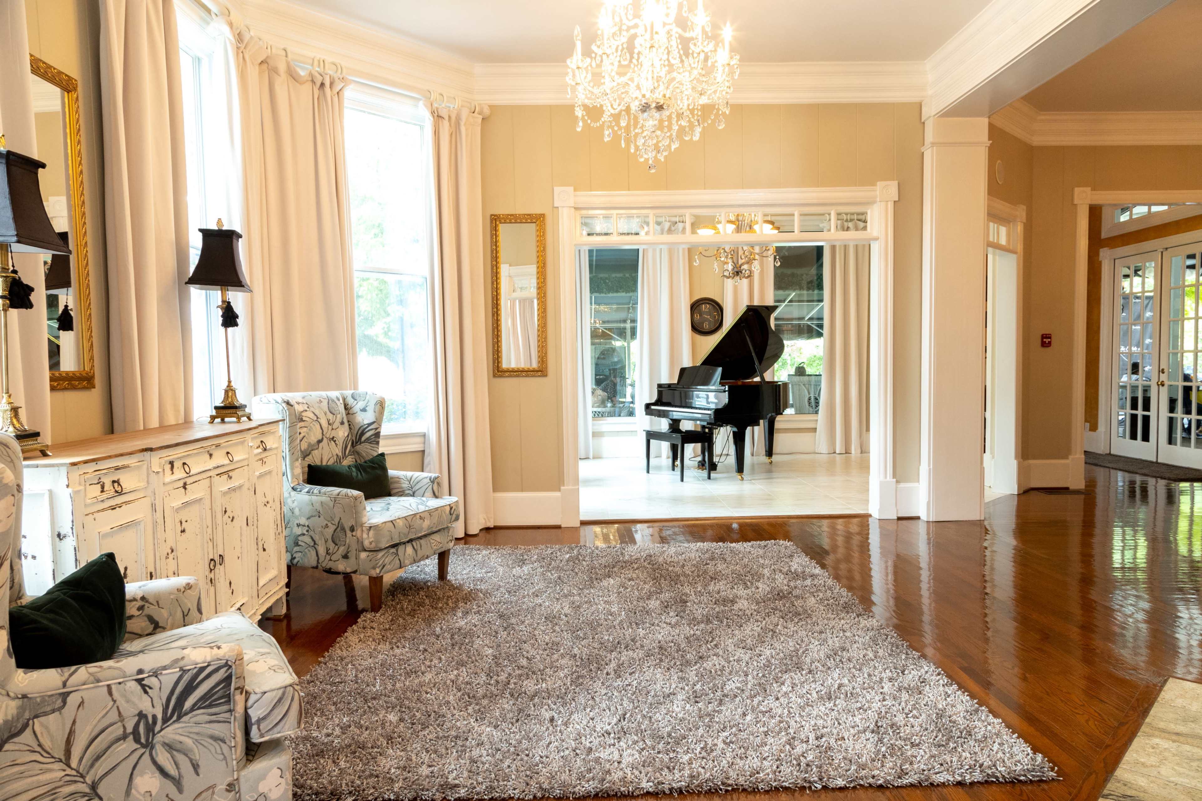 Historic Mansion with Vineyard and Barn Image in Hogansville, Hogansville, GA