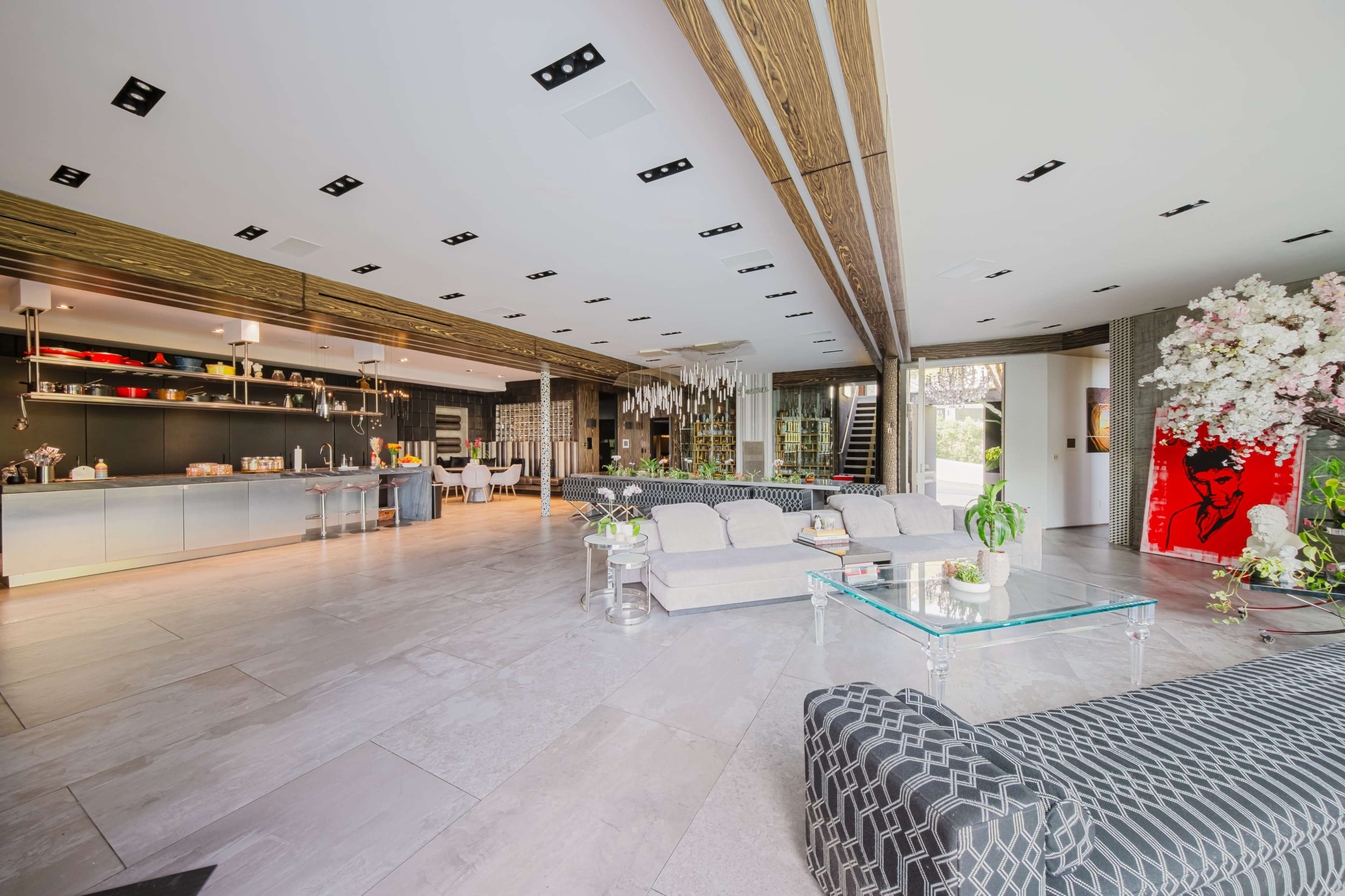 MODERN ZEN LUXE IN THE HILLS Image in Central LA, Los Angeles, CA