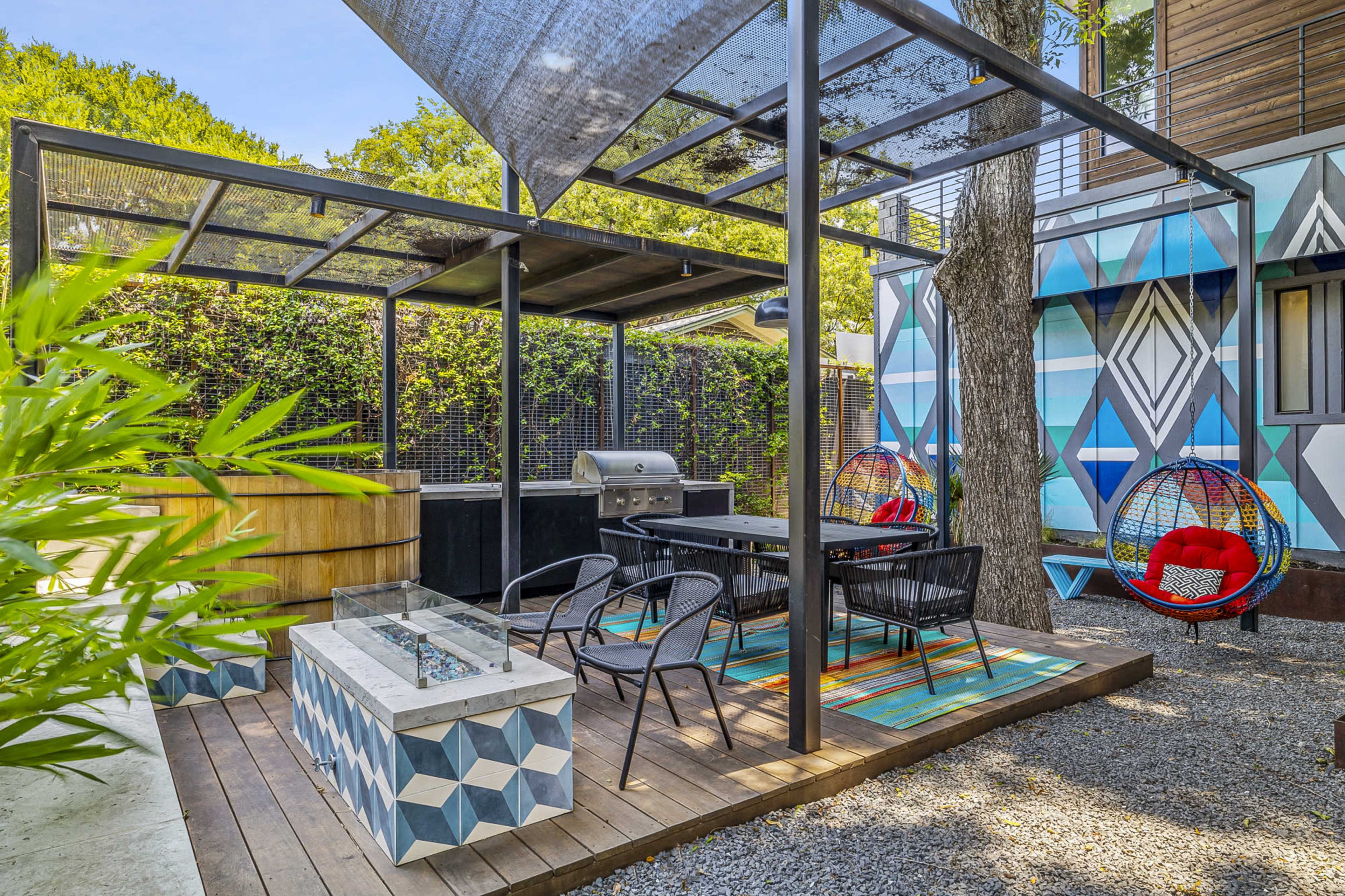 Modern Escape Near S Lamar | Hot tub | Sauna Image in South Lamar, Austin, TX