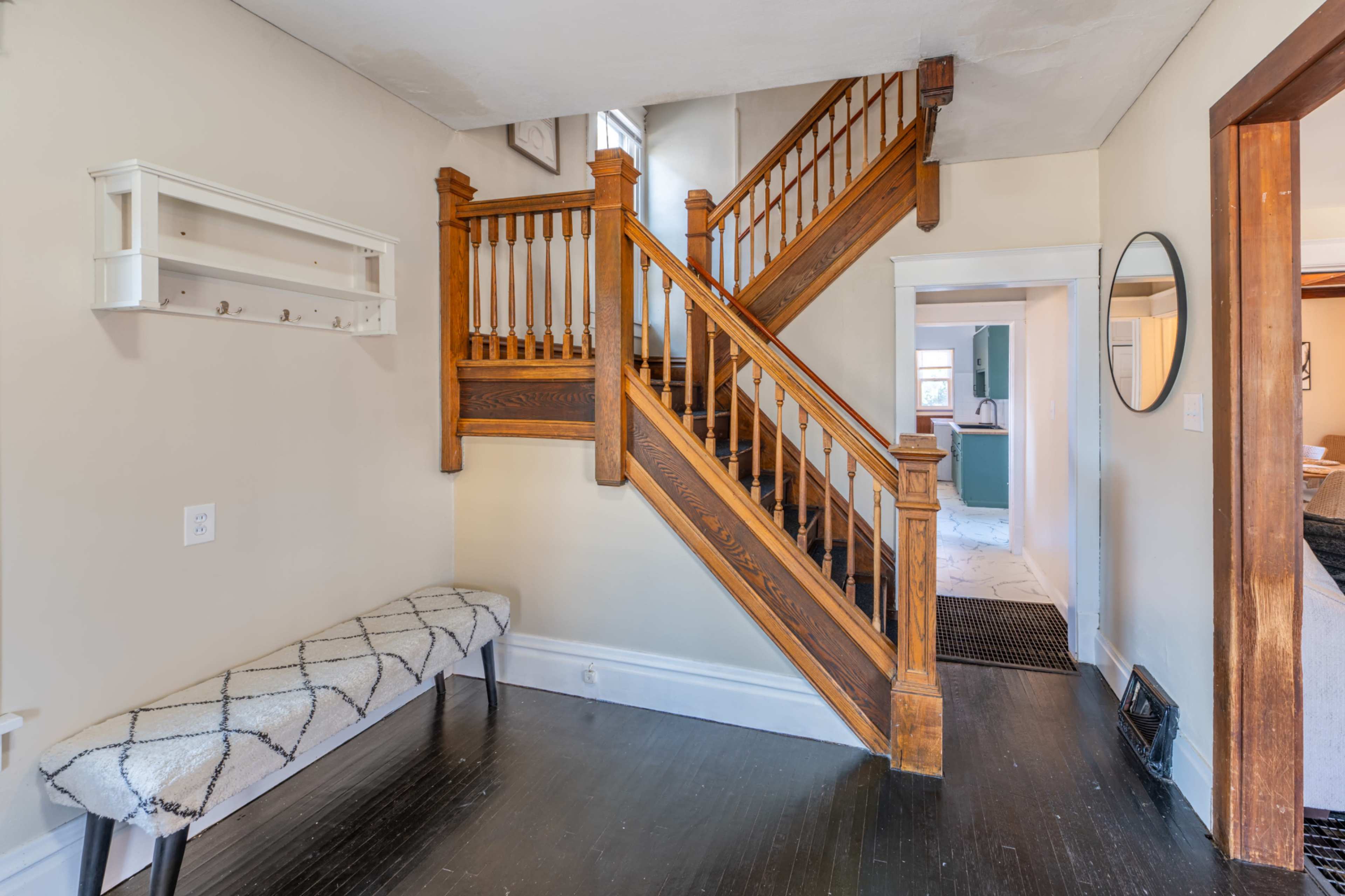 Bright and Spacious Peoria Home for Meetings and Shoots Image in , Peoria, IL