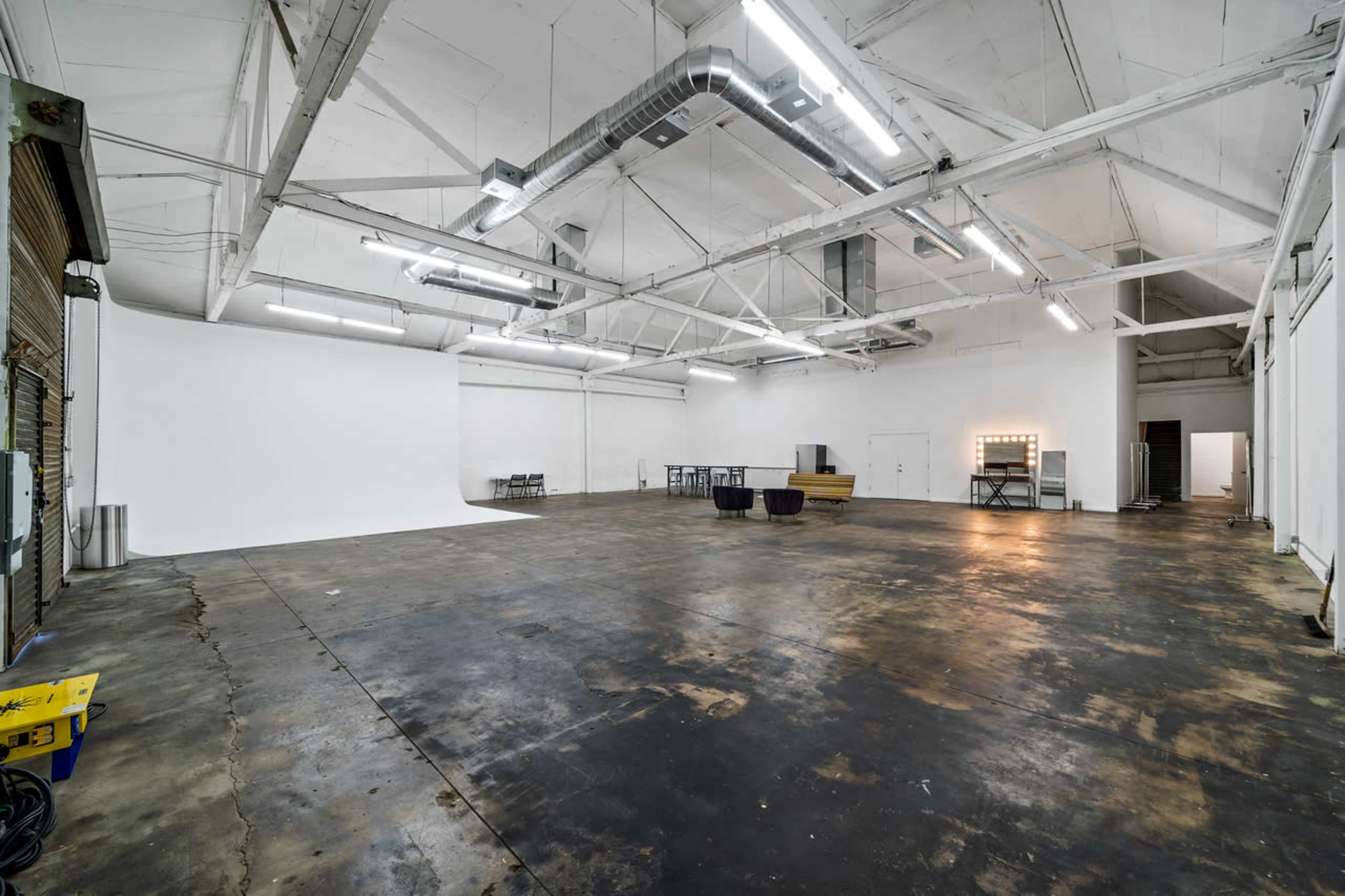 Downtown Warehouse with Cyc Wall Image in Central LA, Los Angeles, CA
