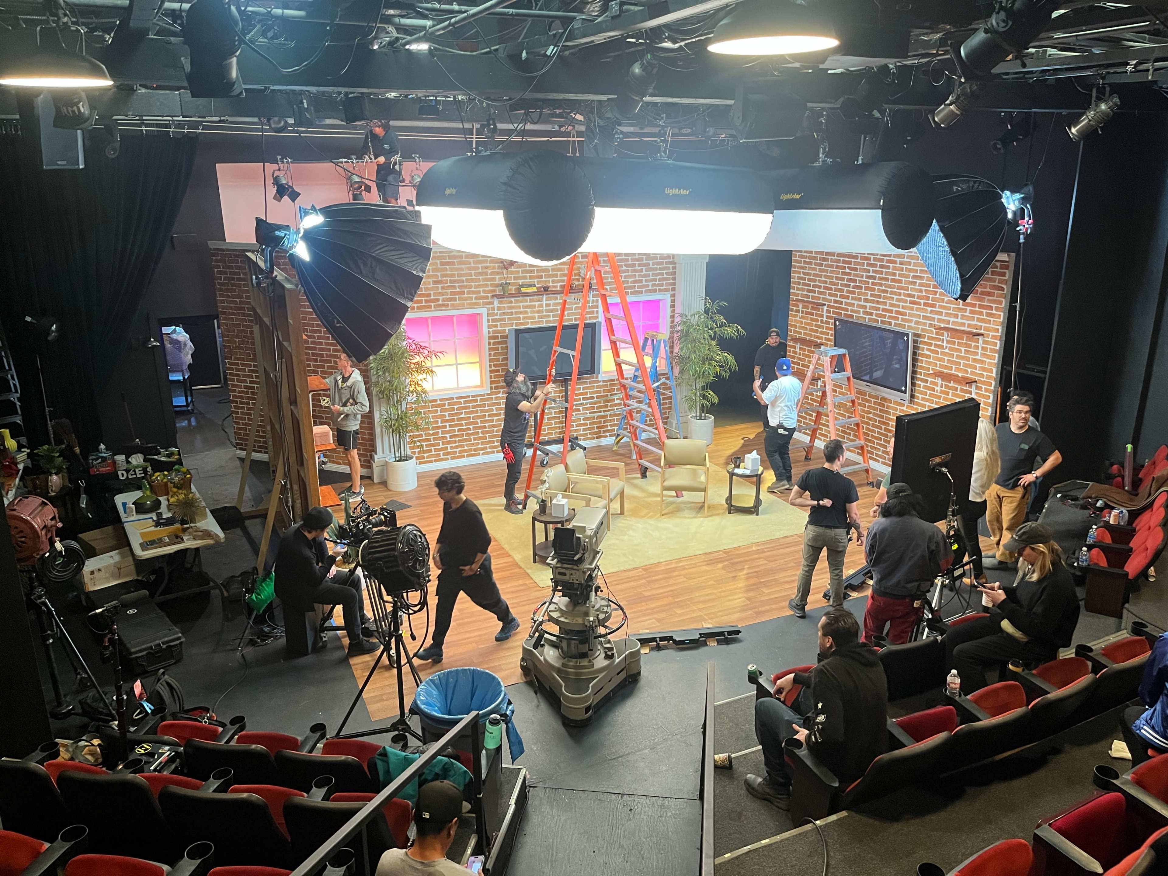 Expansive Multi-Functional Theater for Film Shoots, Rehearsals, Parties, and More Image in Central LA, Los Angeles, CA