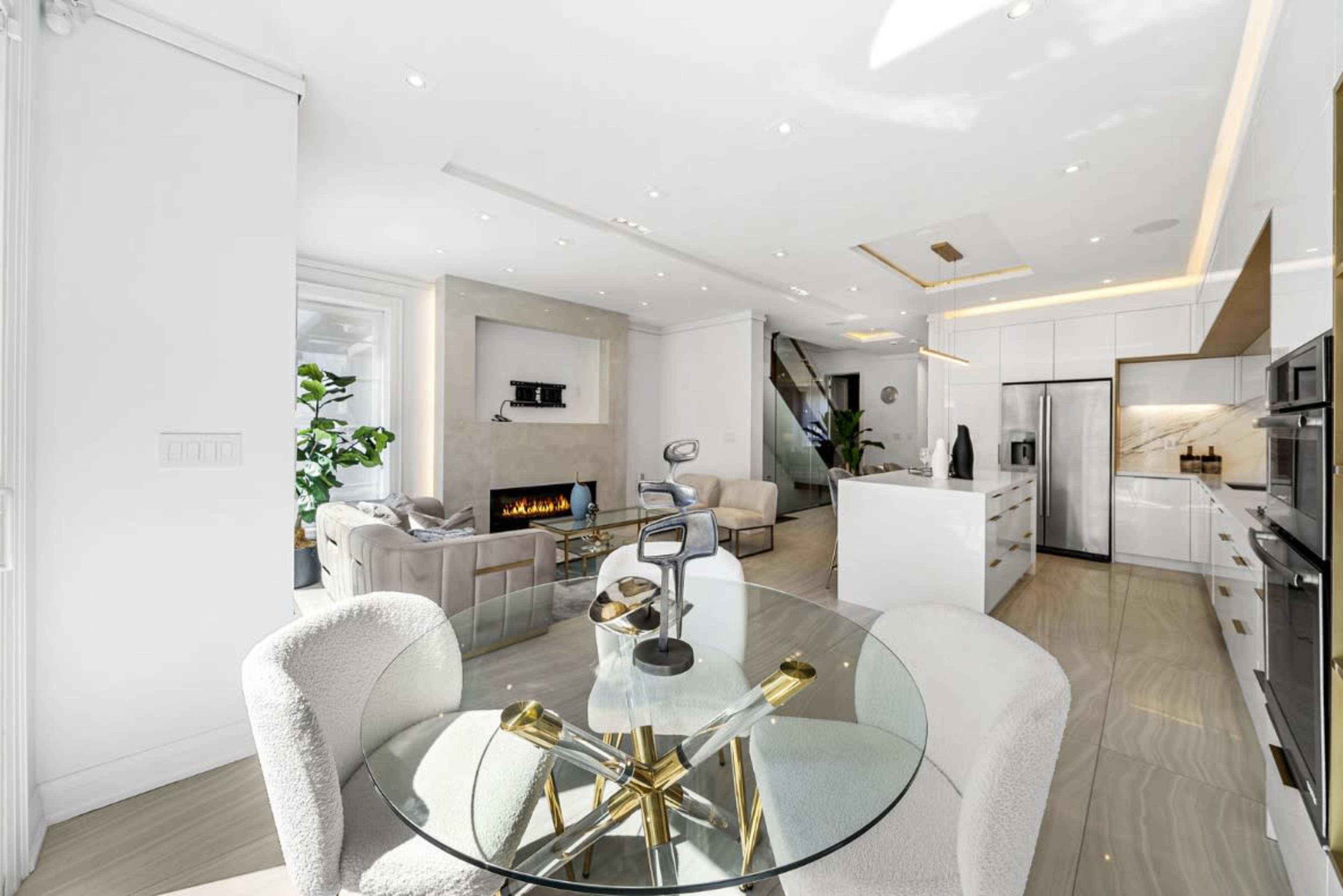 Warm Contemporary Luxury Image in Old East York, East York, ON