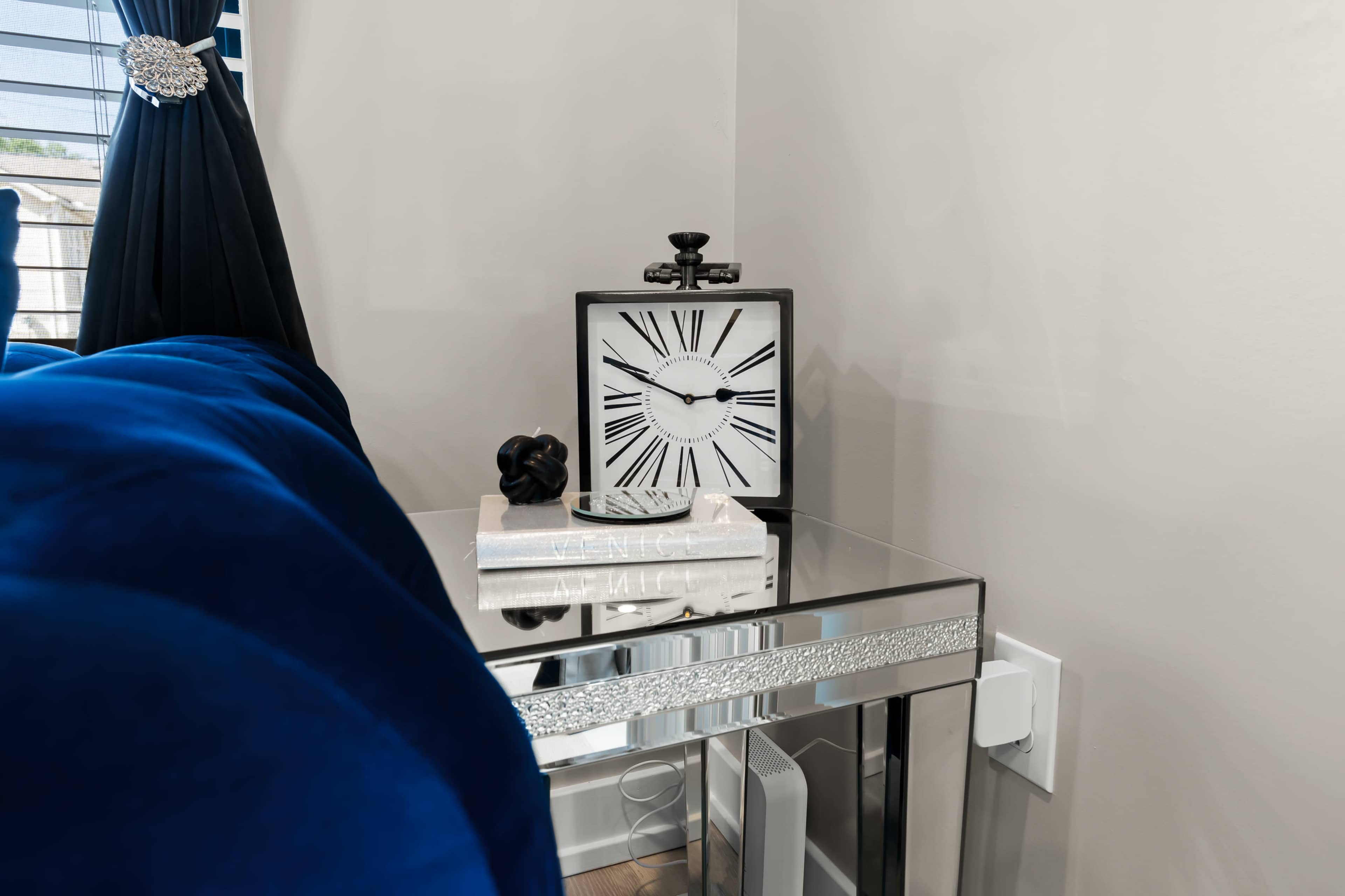 Modern Royal Oak Apartment for Meetings & Productions Image in Royal Oak, Royal Oak, MI