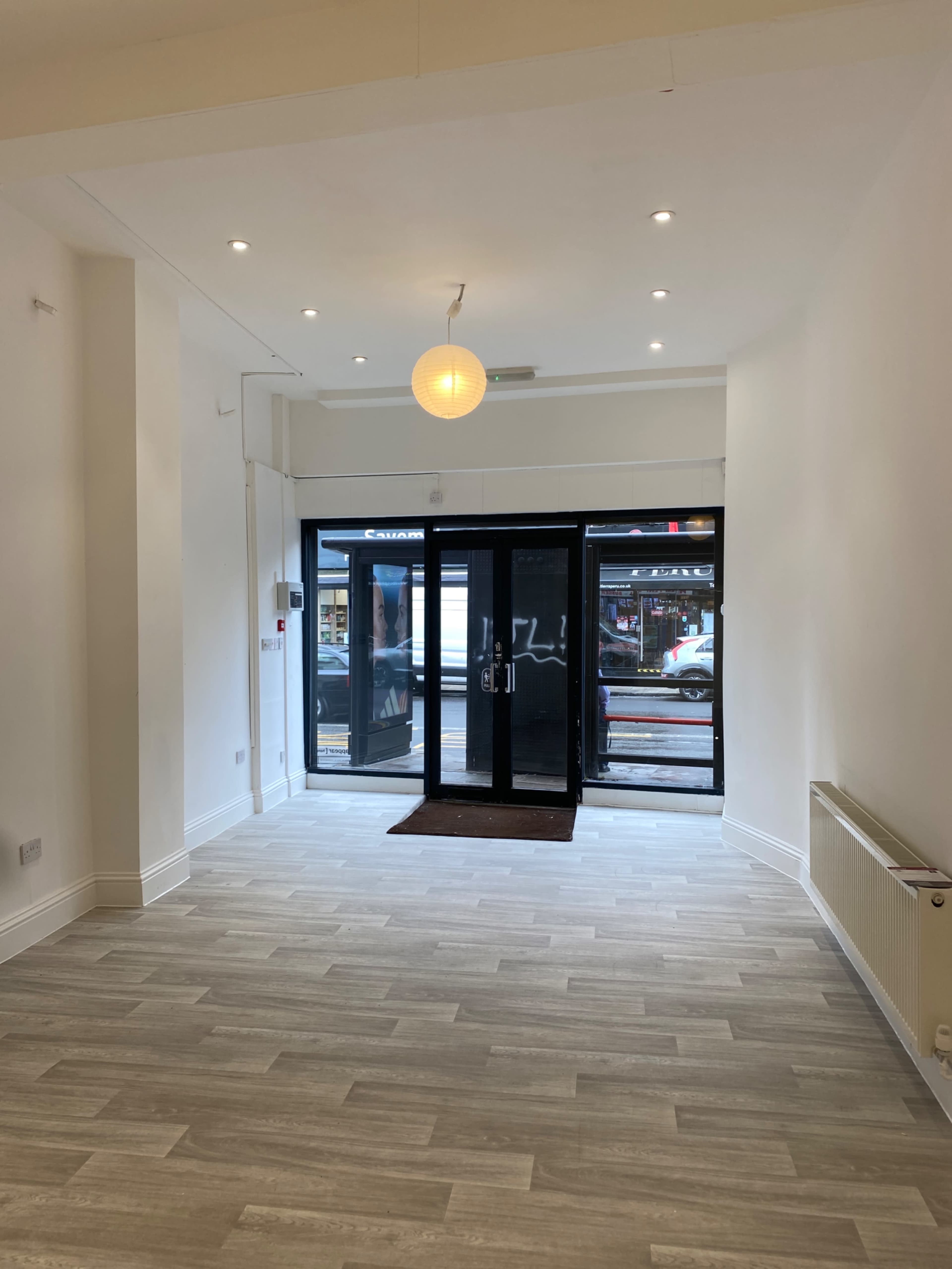 Spacious Street Front Retail Space in Islington. Image in Islington, London, ENG