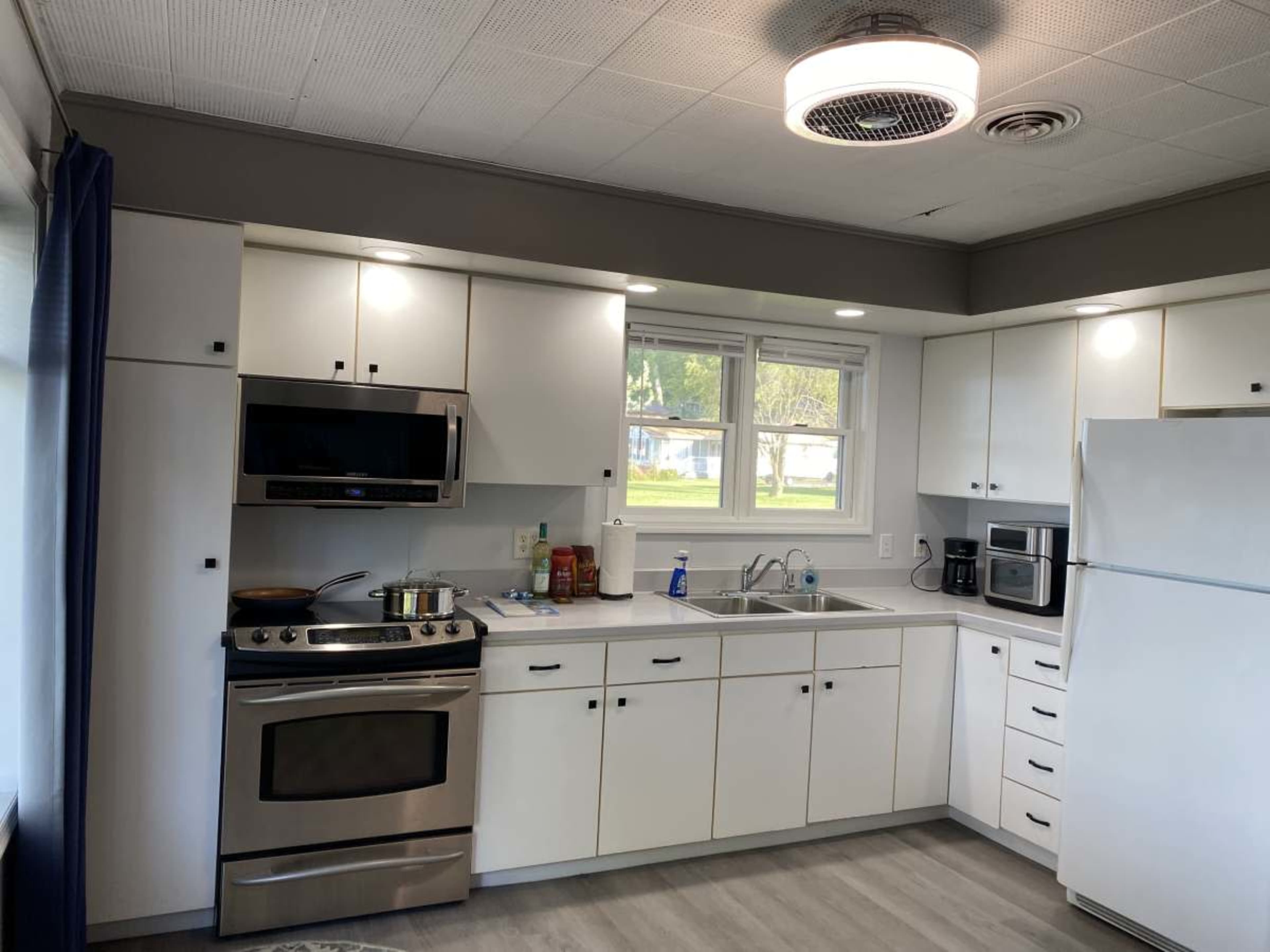 Lakefront Oasis Image in Tippecanoe Township, Leesburg, IN