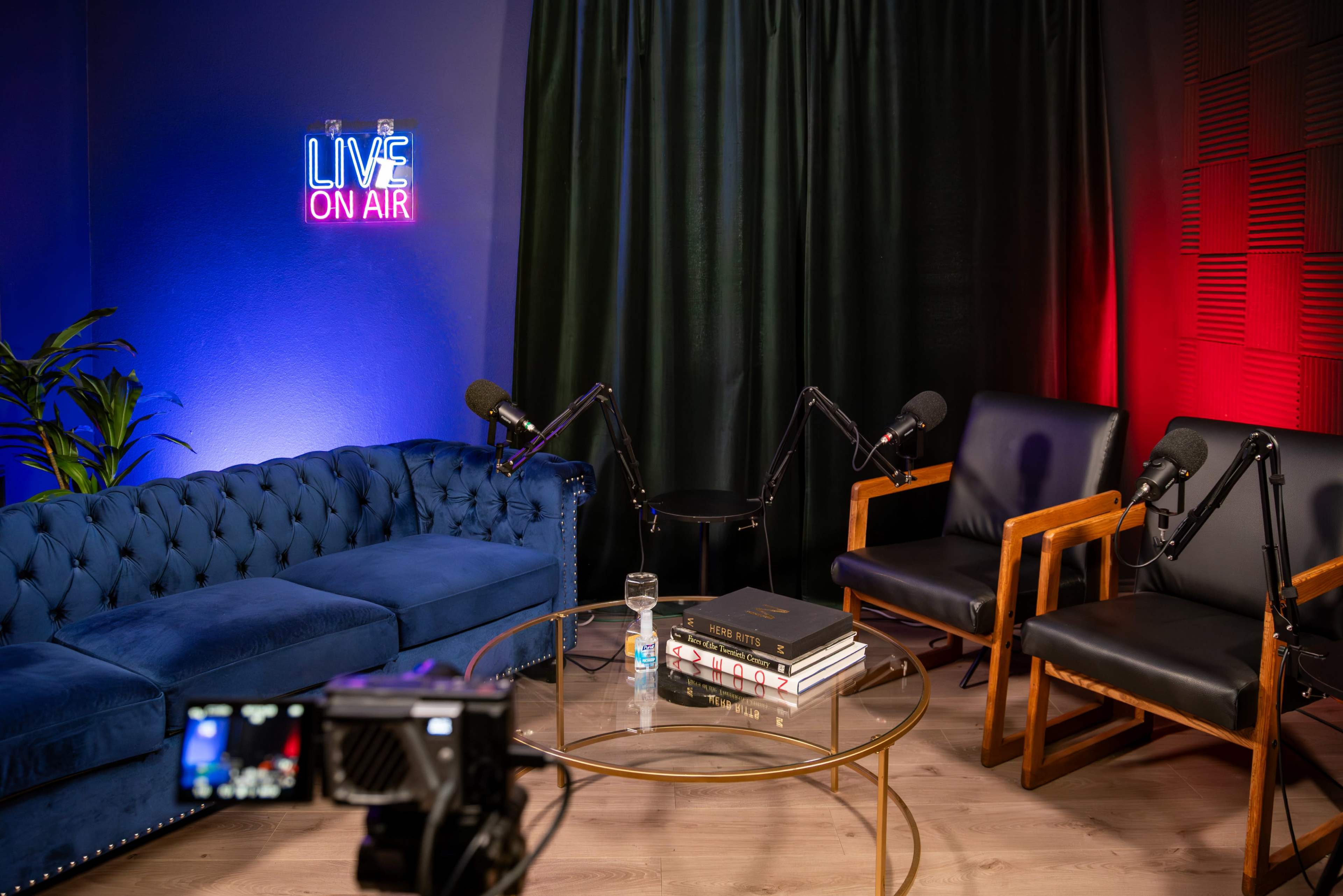 Santa Monica Podcast Studio - Live Streaming and Engineer Ready Image in Pico, Santa Monica, CA