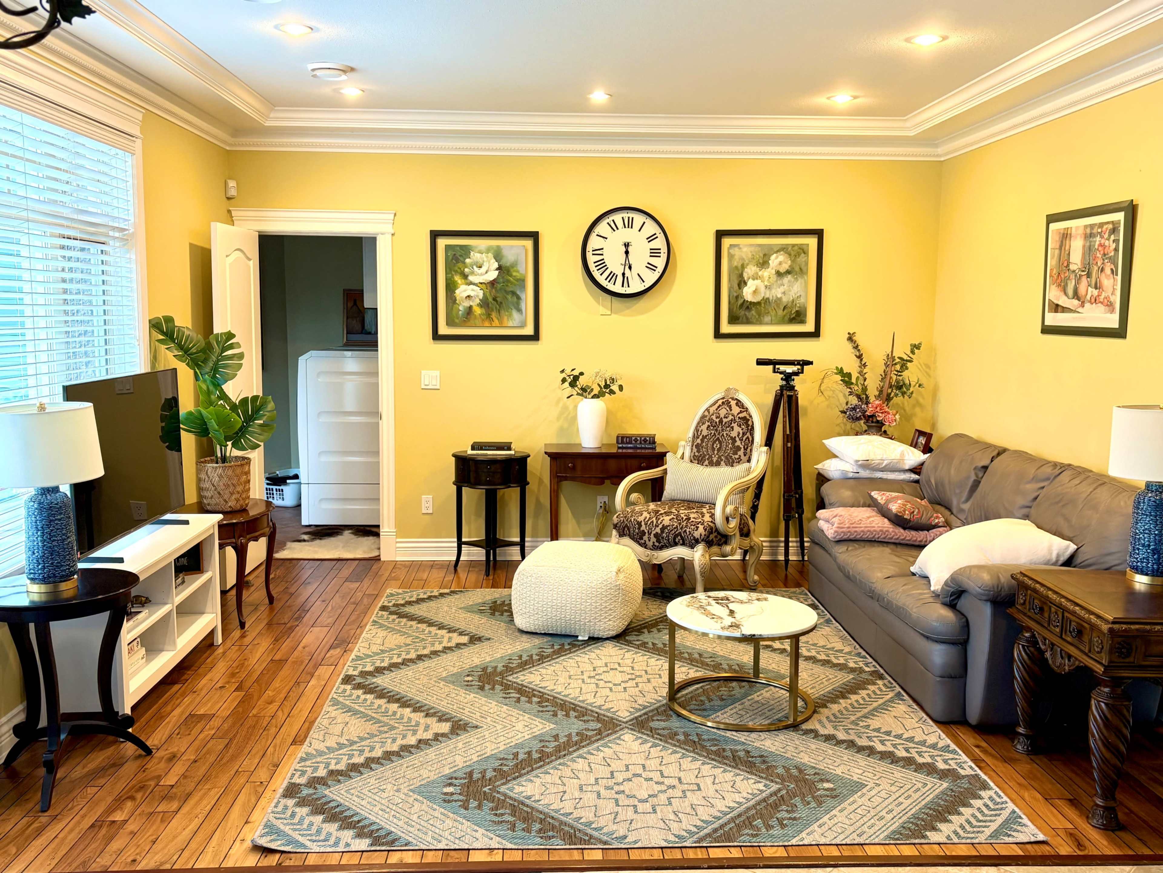 Grand Vancouver Stone Estate with Double-Height Foyer & Manicured Gardens Image in Richmond, Richmond, BC