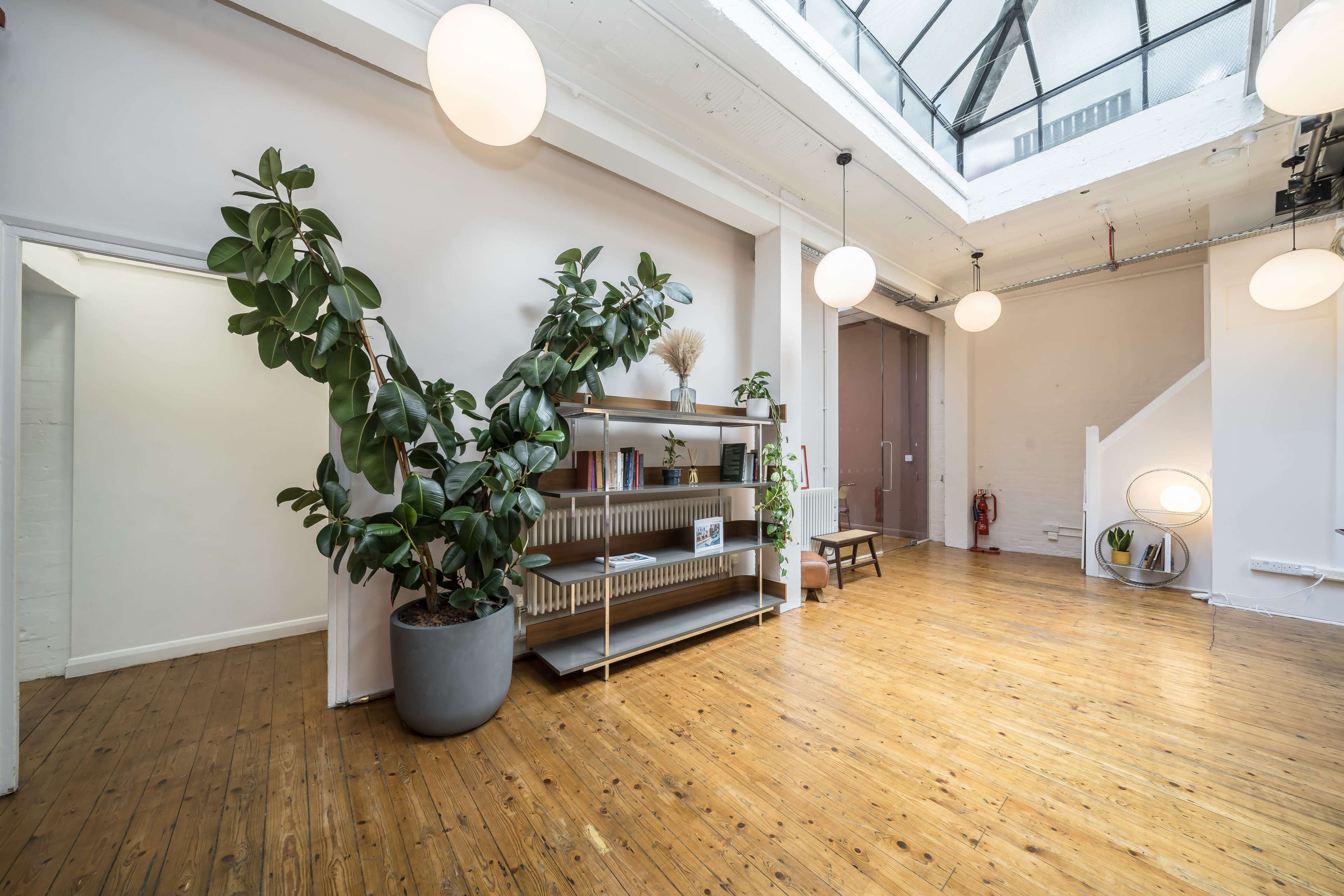 A tranquil courtyard leads to a capacious, light-filled venue. Image in London, London, ENG