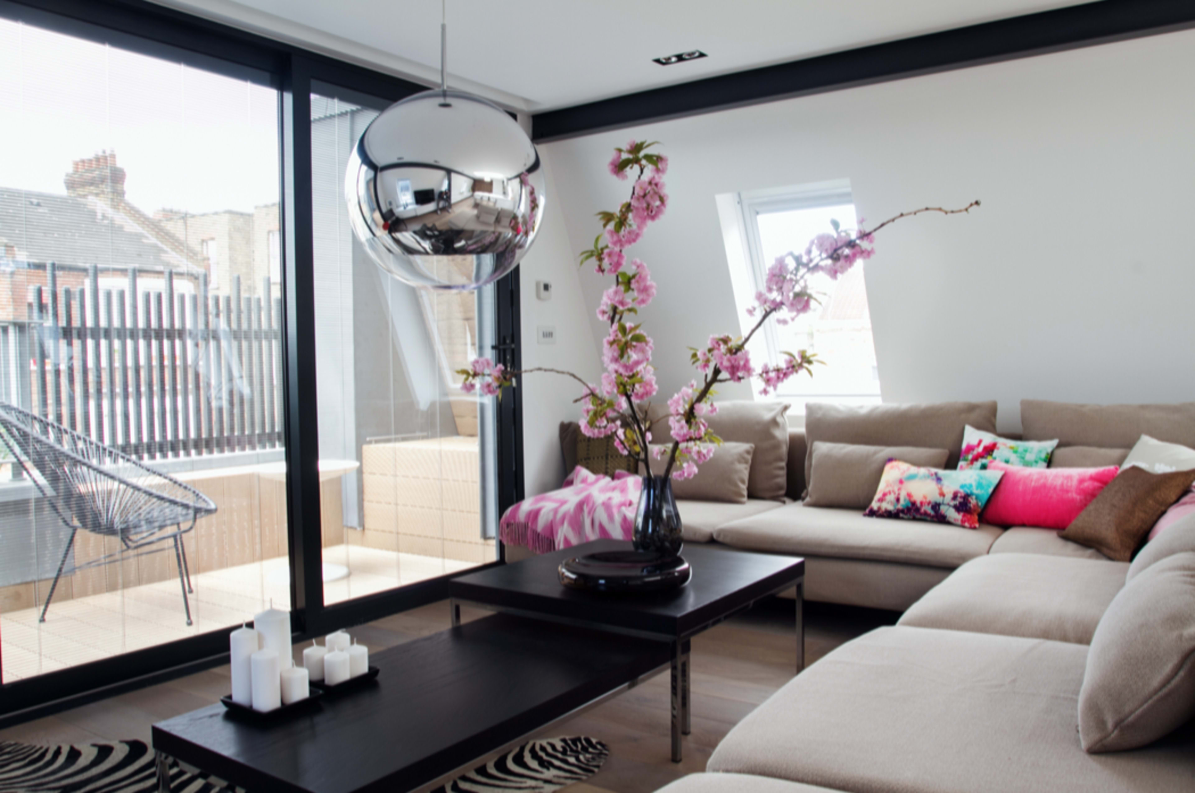 Light filled Designer Duplex Apartment with terrace (North West London) Image in London, London, ENG