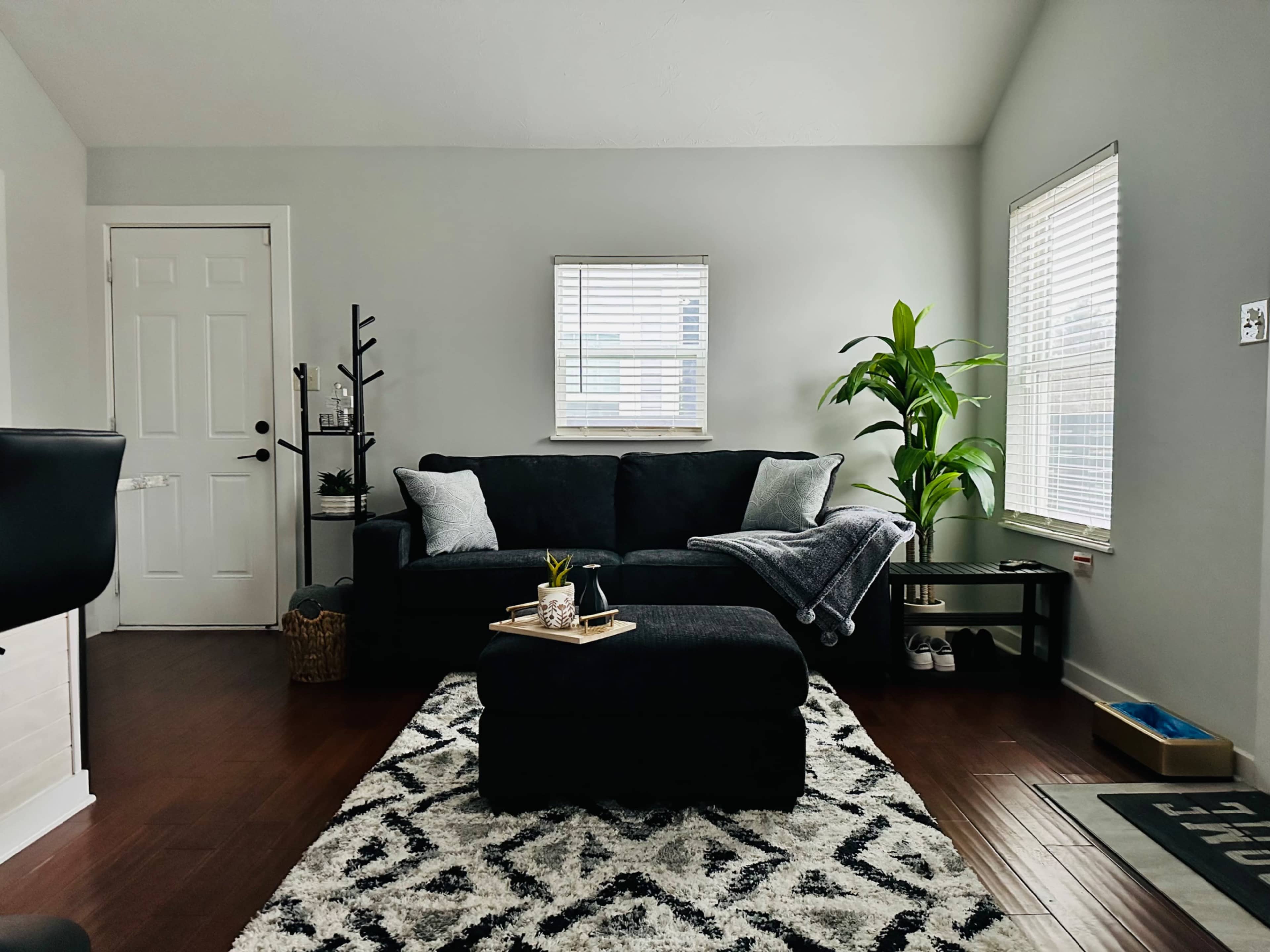 Downtown Indianapolis, Private, Charming home Image in Bates-Hendricks, Indianapolis, IN