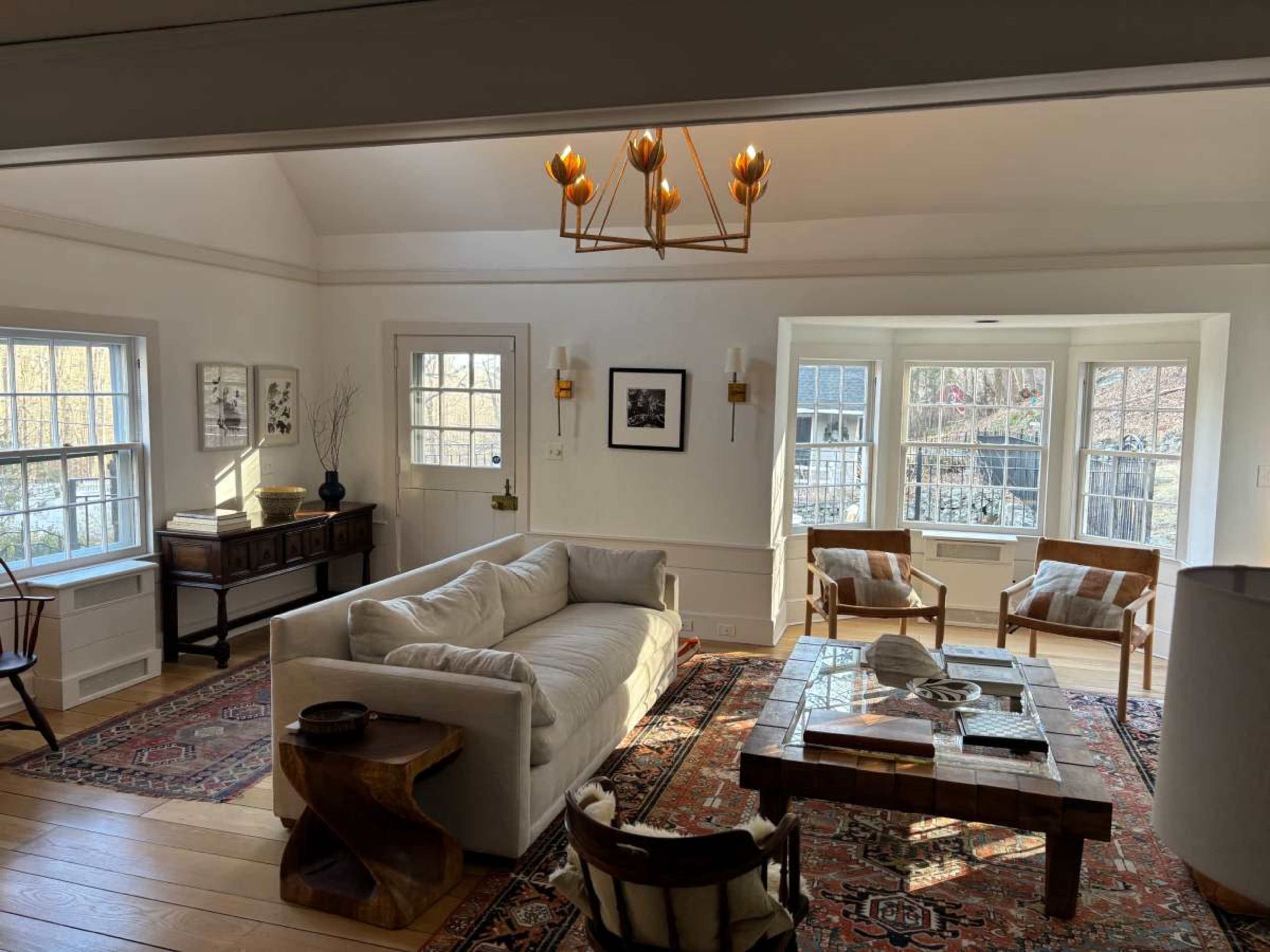 Sun-filled airy charming country home with huge kitchen Image in Bedford, Mount Kisco, NY